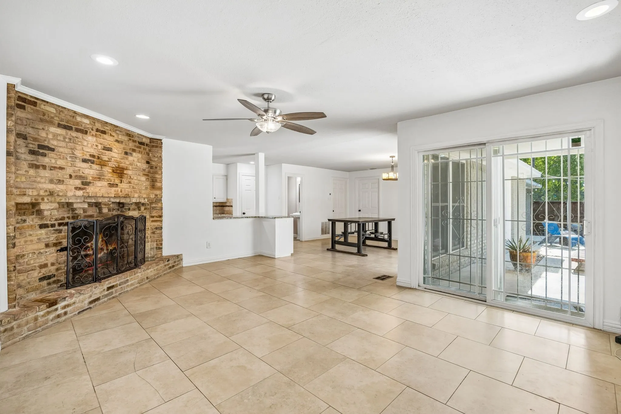 Single Family Residence For Sale in Dallas County , 8380 San Cristobal Drive, Dallas, Texas 75218, 3 Bedroom, 3 Bathroom, 2 Garage spaces, 2,416 Sqft, built in 1963, mls#21383246, Real Estate Agent in Dallas, Homes For Sale in Dallas county, Homes For Sale in Dallas, Realtor in Dallas Texas, Real Estate Brokerage Independent Realty Texas, Luminita Cordes Realtor