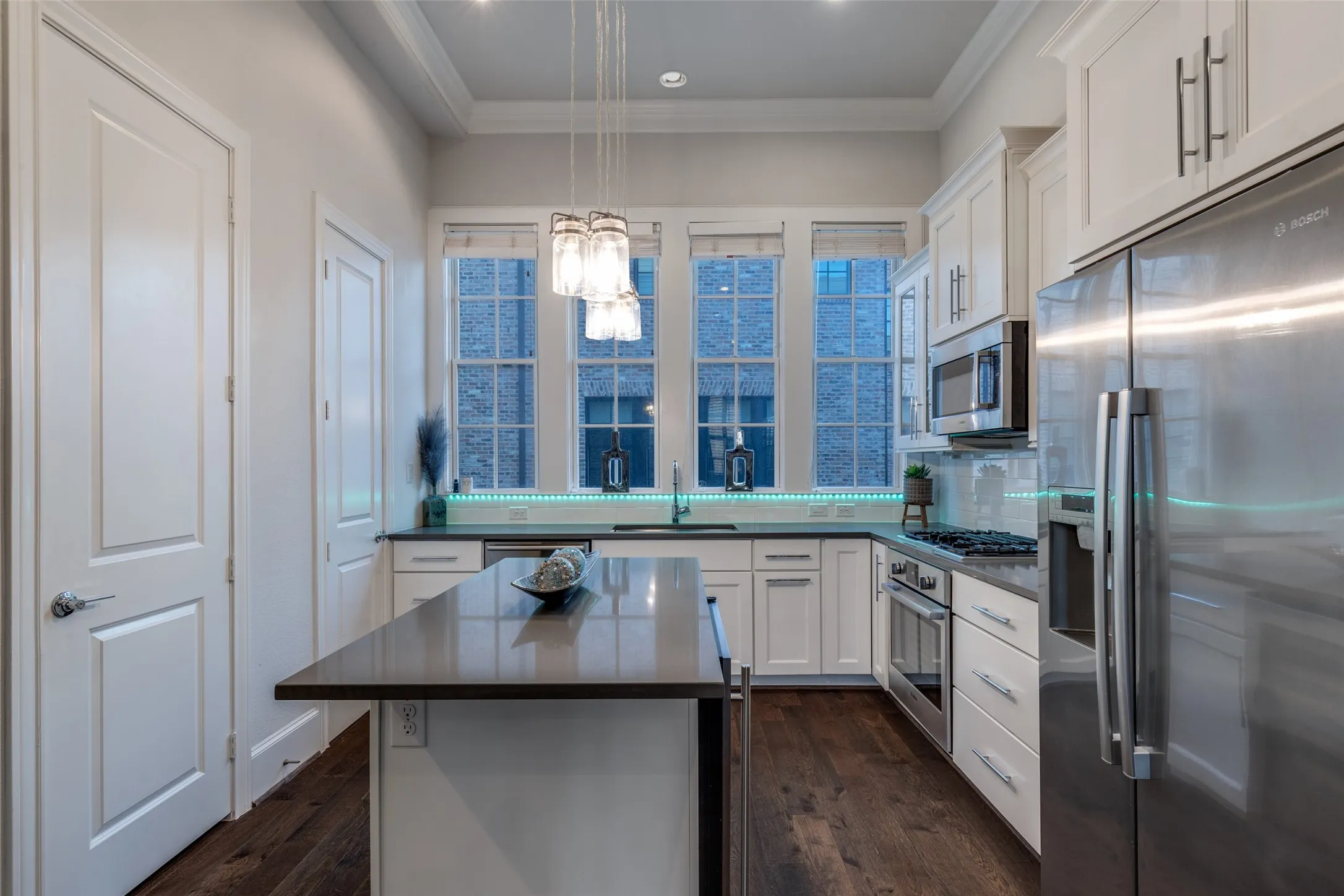 Townhouse For Rent in Dallas County , 4120 Runyon Road, Addison, Texas 75001, 2 Bedroom, 3 Bathroom, 2 Garage spaces, 1,391 Sqft, built in 2018, mls#21393045, Real Estate Agent in Addison, Homes For Rent in Dallas county, Homes For Rent in Addison, Realtor in Addison Texas, Real Estate Brokerage Independent Realty Texas, Luminita Cordes Realtor