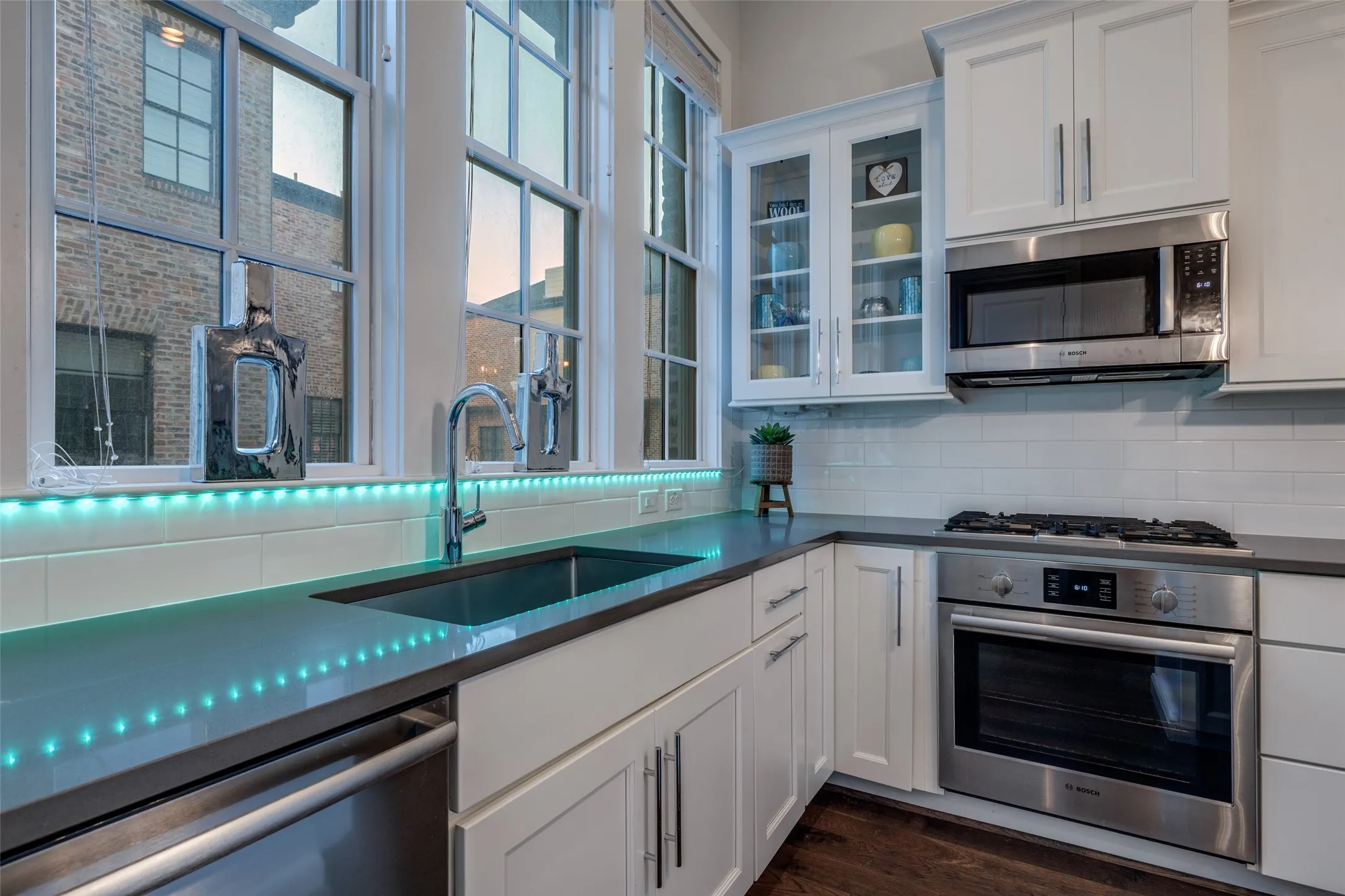 Townhouse For Rent in Dallas County , 4120 Runyon Road, Addison, Texas 75001, 2 Bedroom, 3 Bathroom, 2 Garage spaces, 1,391 Sqft, built in 2018, mls#21393045, Real Estate Agent in Addison, Homes For Rent in Dallas county, Homes For Rent in Addison, Realtor in Addison Texas, Real Estate Brokerage Independent Realty Texas, Luminita Cordes Realtor