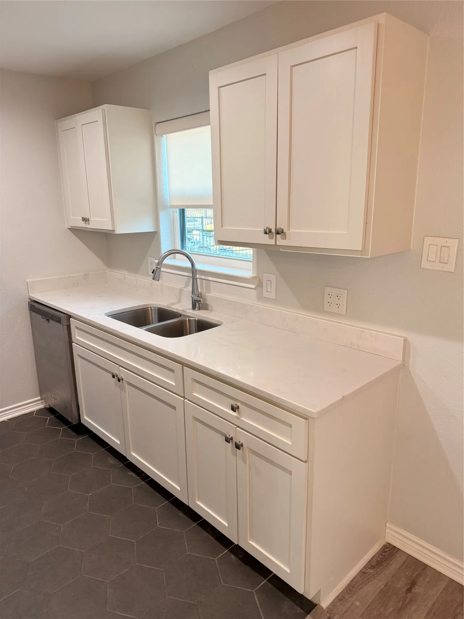 Condominium For Rent in Dallas County , 3913 Inwood Road 1007, Dallas, Texas 75209, 2 Bedroom, 2 Bathroom, Garage spaces, 1,078 Sqft, built in 1983, mls#21388323, Real Estate Agent in Dallas, Homes For Rent in Dallas county, Homes For Rent in Dallas, Realtor in Dallas Texas, Real Estate Brokerage Independent Realty Texas, Luminita Cordes Realtor