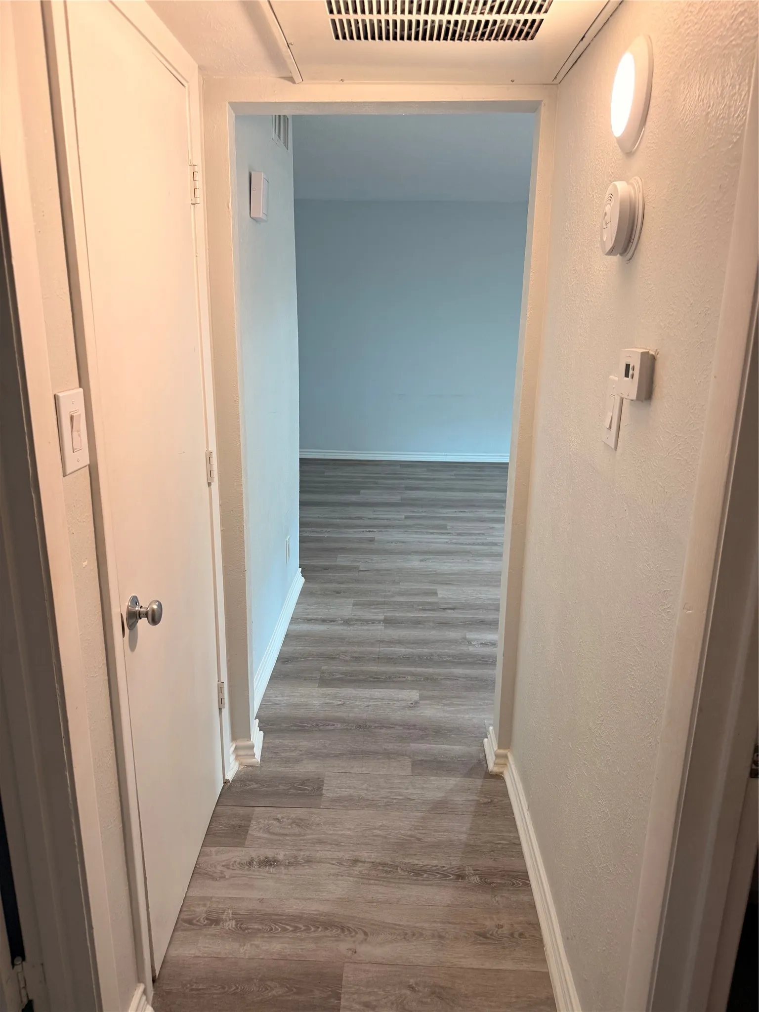 Condominium For Rent in Dallas County , 3913 Inwood Road 1007, Dallas, Texas 75209, 2 Bedroom, 2 Bathroom, Garage spaces, 1,078 Sqft, built in 1983, mls#21388323, Real Estate Agent in Dallas, Homes For Rent in Dallas county, Homes For Rent in Dallas, Realtor in Dallas Texas, Real Estate Brokerage Independent Realty Texas, Luminita Cordes Realtor