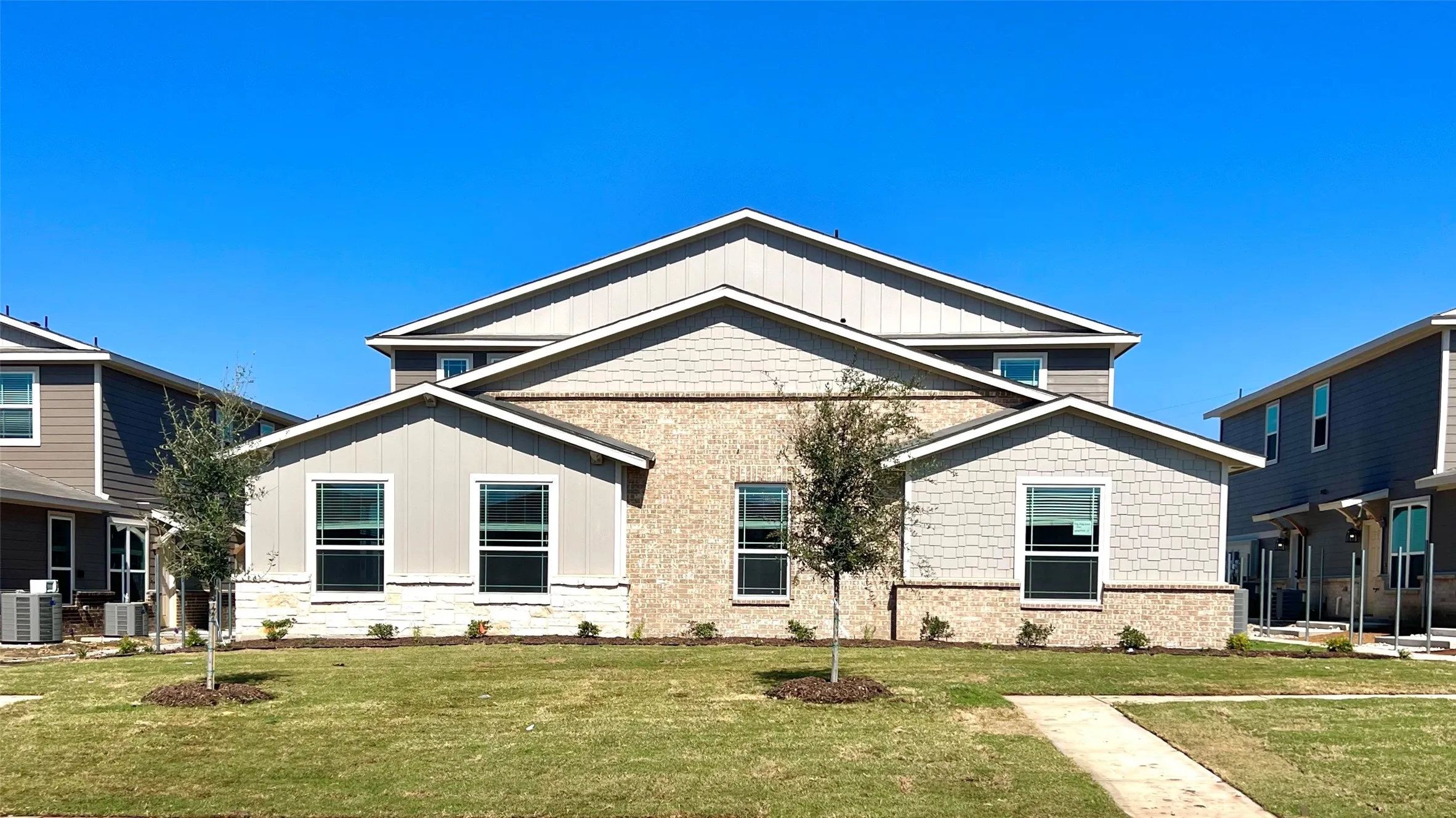 Apartment For Rent in Ellis County , 613 Wheatfield Drive, Venus, Texas 76084, 2 Bedroom, 2 Bathroom, 1 Garage spaces, 1,134 Sqft, built in 2023, mls#21393080, Real Estate Agent in Venus, Homes For Rent in Ellis county, Homes For Rent in Venus, Realtor in Venus Texas, Real Estate Brokerage Independent Realty Texas, Luminita Cordes Realtor
