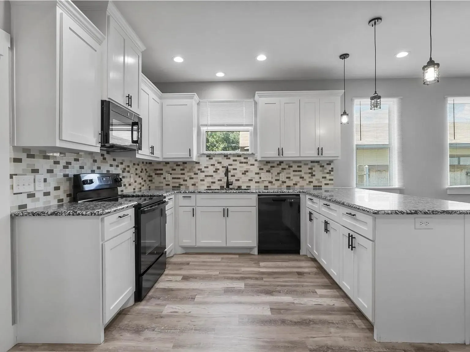 Single Family Residence For Rent in Grayson County , 1104 W Elm Street, Denison, Texas 75020, 3 Bedroom, 2 Bathroom, 1 Garage spaces, 1,517 Sqft, built in 2023, mls#21393092, Real Estate Agent in Denison, Homes For Rent in Grayson county, Homes For Rent in Denison, Realtor in Denison Texas, Real Estate Brokerage Independent Realty Texas, Luminita Cordes Realtor