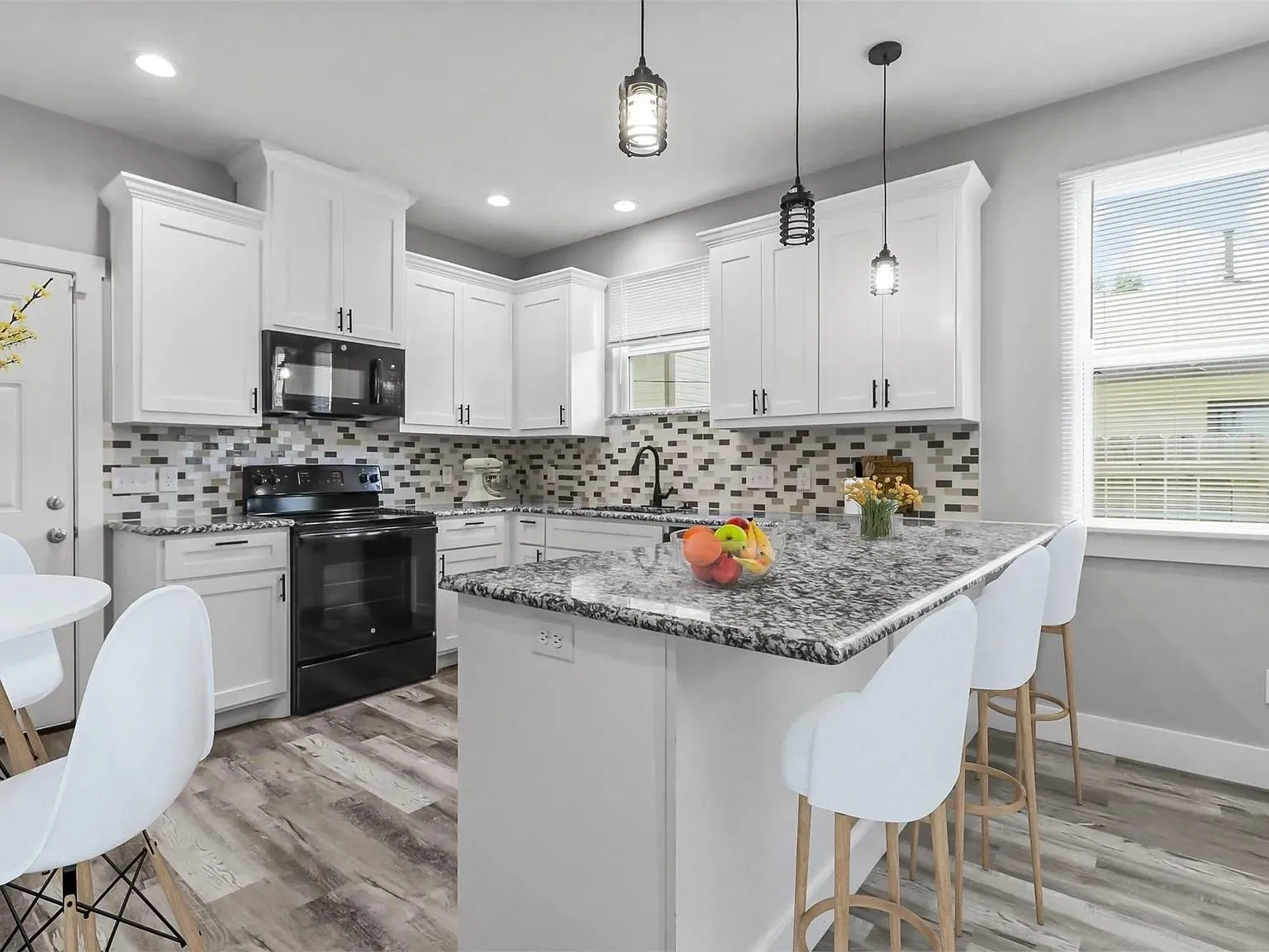 Single Family Residence For Rent in Grayson County , 1104 W Elm Street, Denison, Texas 75020, 3 Bedroom, 2 Bathroom, 1 Garage spaces, 1,517 Sqft, built in 2023, mls#21393092, Real Estate Agent in Denison, Homes For Rent in Grayson county, Homes For Rent in Denison, Realtor in Denison Texas, Real Estate Brokerage Independent Realty Texas, Luminita Cordes Realtor
