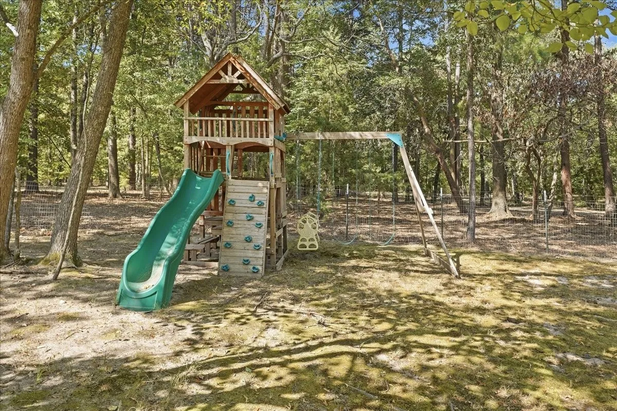 Farm For Sale in Upshur County , 1761 Ironwood Road, Gilmer, Texas 75644, 3 Bedroom, 4 Bathroom, 2 Garage spaces, 2,893 Sqft, built in 2007, mls#21380807, Real Estate Agent in Gilmer, Homes For Sale in Upshur county, Homes For Sale in Gilmer, Realtor in Gilmer Texas, Real Estate Brokerage Independent Realty Texas, Luminita Cordes Realtor
