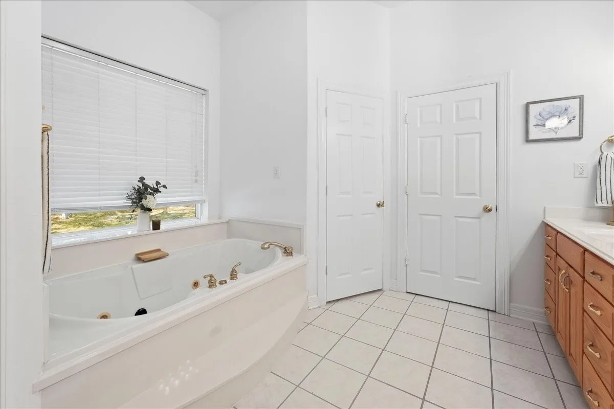 Farm For Sale in Upshur County , 1761 Ironwood Road, Gilmer, Texas 75644, 3 Bedroom, 4 Bathroom, 2 Garage spaces, 2,893 Sqft, built in 2007, mls#21380807, Real Estate Agent in Gilmer, Homes For Sale in Upshur county, Homes For Sale in Gilmer, Realtor in Gilmer Texas, Real Estate Brokerage Independent Realty Texas, Luminita Cordes Realtor