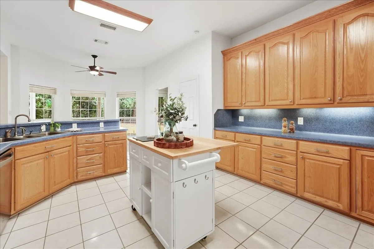 Farm For Sale in Upshur County , 1761 Ironwood Road, Gilmer, Texas 75644, 3 Bedroom, 4 Bathroom, 2 Garage spaces, 2,893 Sqft, built in 2007, mls#21380807, Real Estate Agent in Gilmer, Homes For Sale in Upshur county, Homes For Sale in Gilmer, Realtor in Gilmer Texas, Real Estate Brokerage Independent Realty Texas, Luminita Cordes Realtor