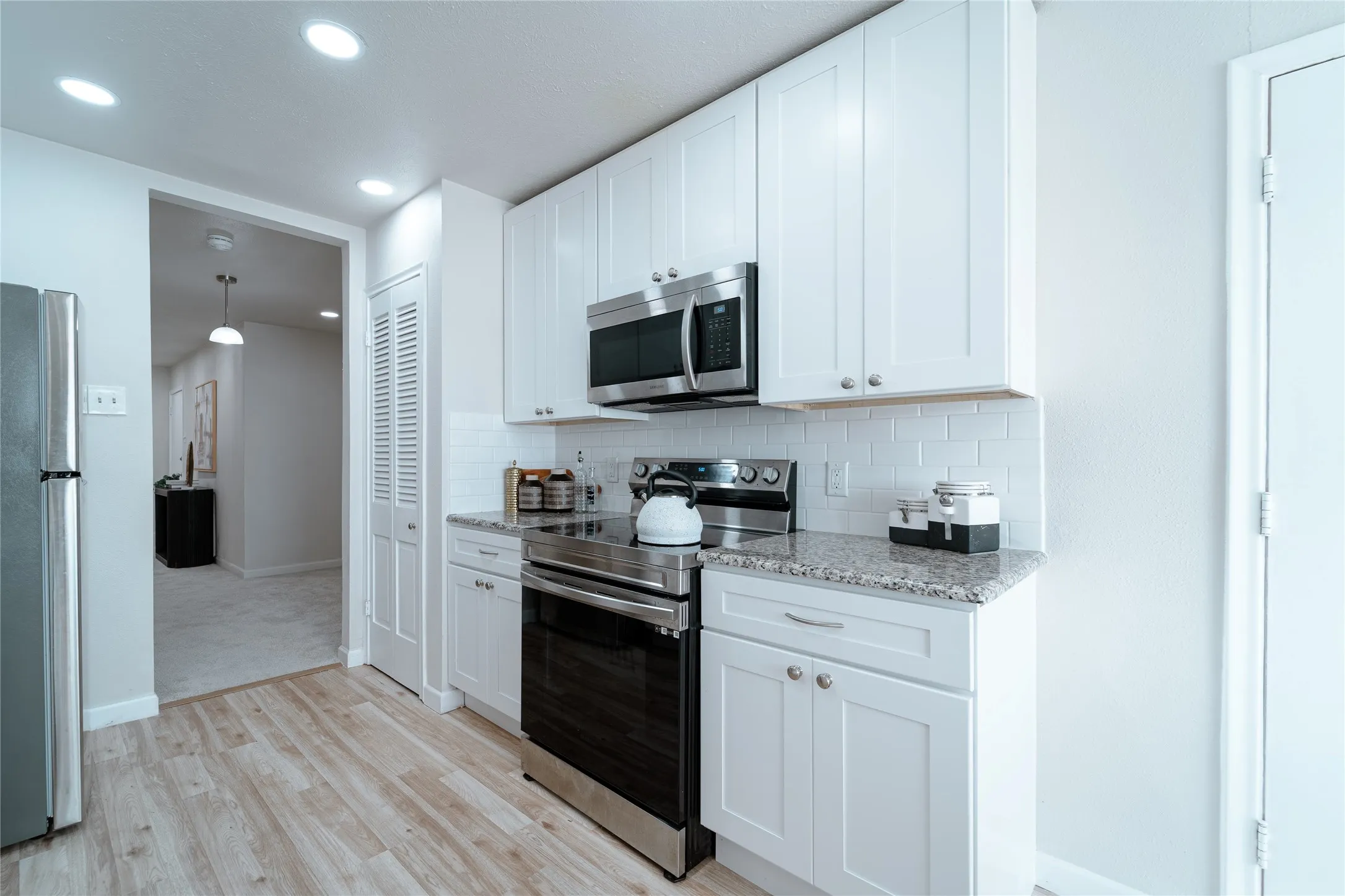 Condominium For Sale in Dallas County , 10017 Regal Park Lane 205, Dallas, Texas 75230, 2 Bedroom, 2 Bathroom, Garage spaces, 1,344 Sqft, built in 1964, mls#21386214, Real Estate Agent in Dallas, Homes For Sale in Dallas county, Homes For Sale in Dallas, Realtor in Dallas Texas, Real Estate Brokerage Independent Realty Texas, Luminita Cordes Realtor