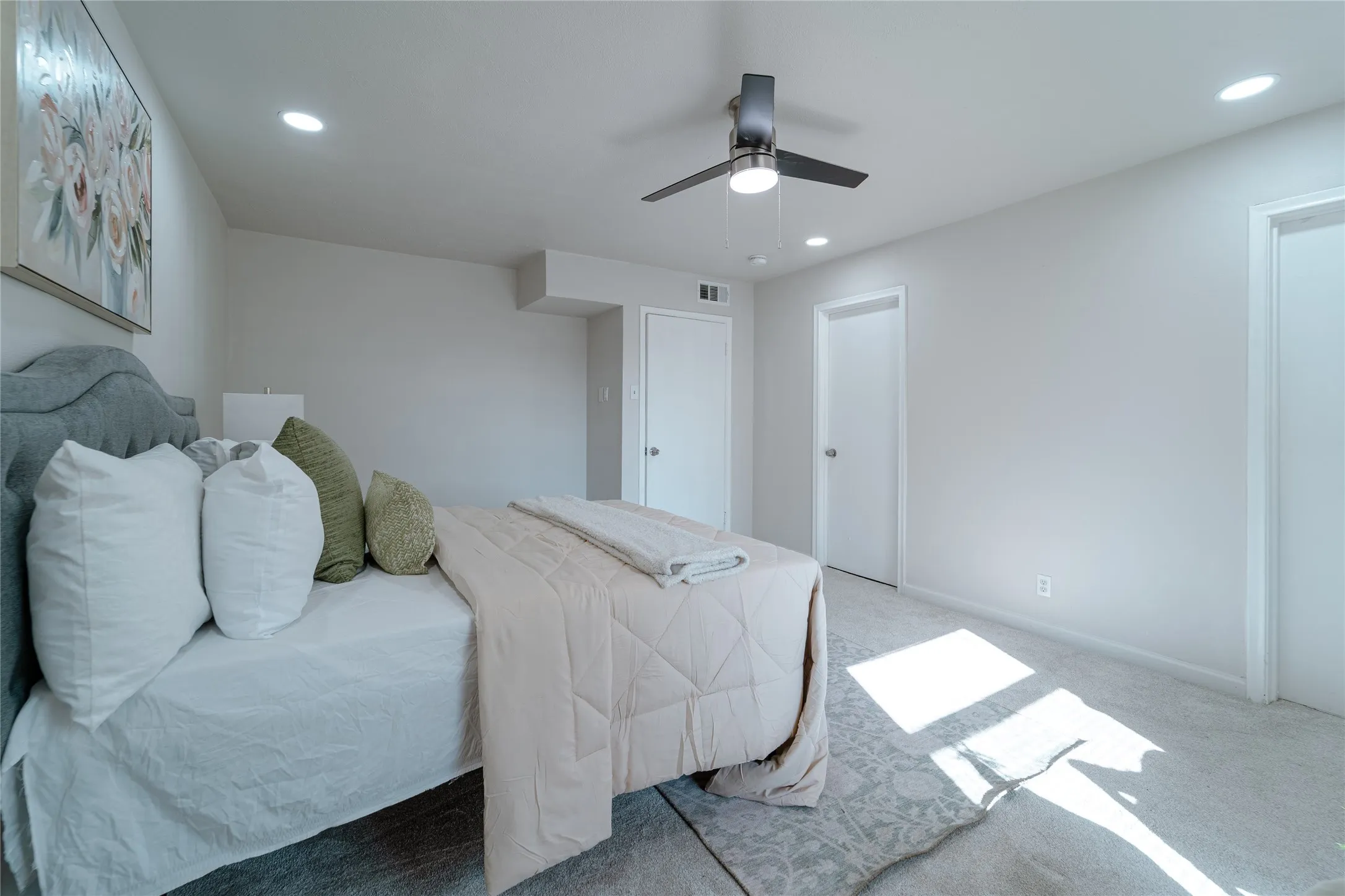 Condominium For Sale in Dallas County , 10017 Regal Park Lane 205, Dallas, Texas 75230, 2 Bedroom, 2 Bathroom, Garage spaces, 1,344 Sqft, built in 1964, mls#21386214, Real Estate Agent in Dallas, Homes For Sale in Dallas county, Homes For Sale in Dallas, Realtor in Dallas Texas, Real Estate Brokerage Independent Realty Texas, Luminita Cordes Realtor