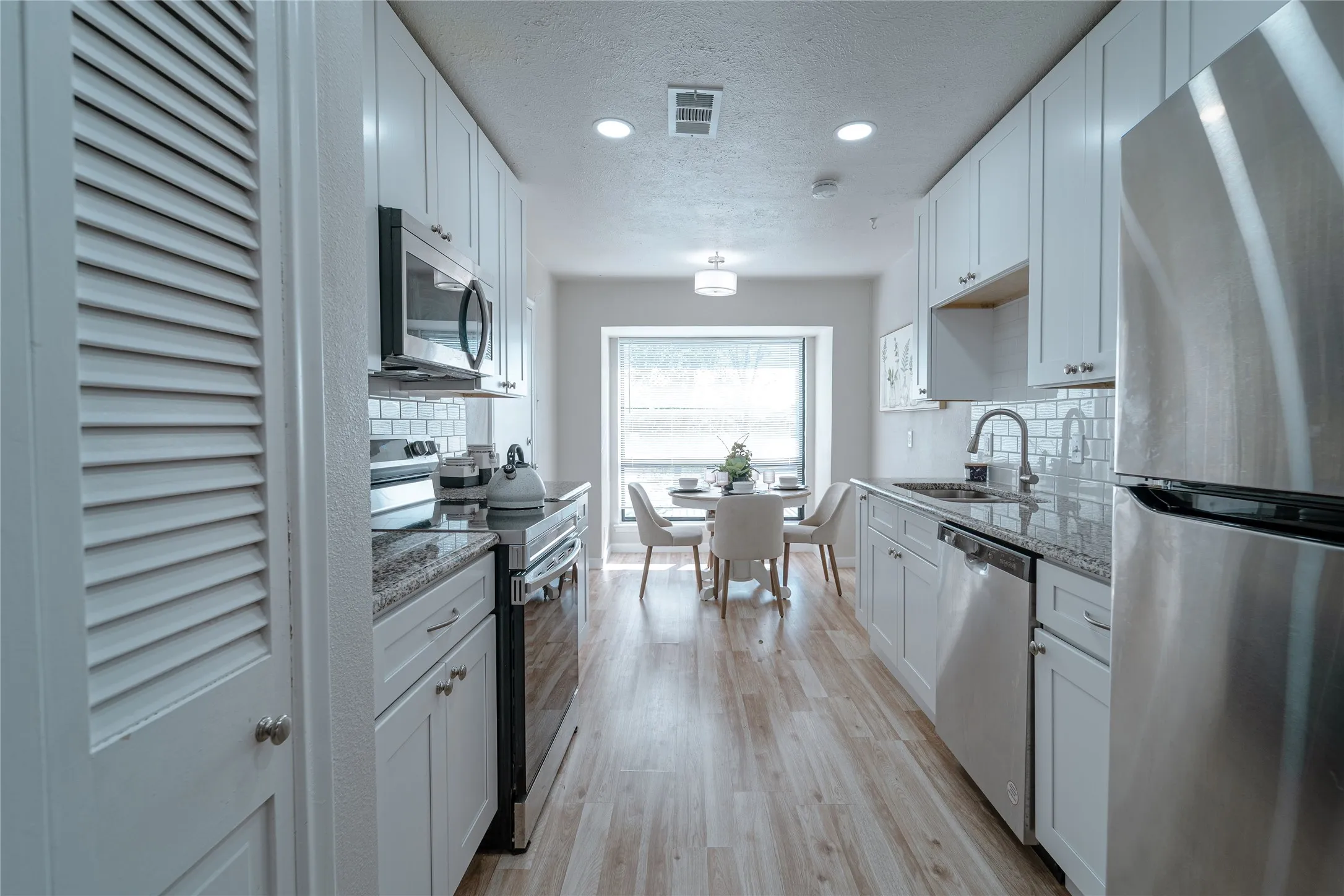 Condominium For Sale in Dallas County , 10017 Regal Park Lane 205, Dallas, Texas 75230, 2 Bedroom, 2 Bathroom, Garage spaces, 1,344 Sqft, built in 1964, mls#21386214, Real Estate Agent in Dallas, Homes For Sale in Dallas county, Homes For Sale in Dallas, Realtor in Dallas Texas, Real Estate Brokerage Independent Realty Texas, Luminita Cordes Realtor
