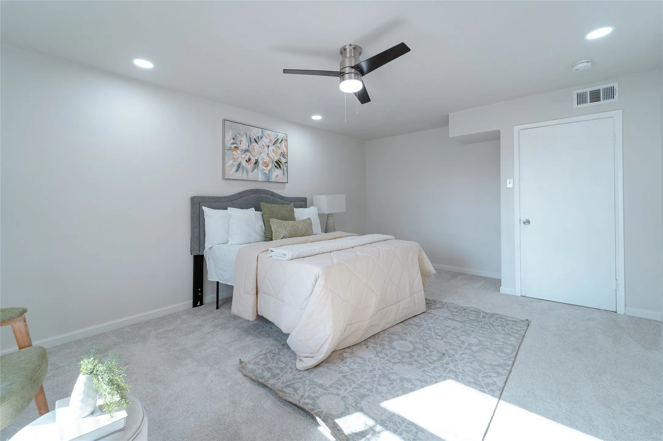 Condominium For Sale in Dallas County , 10017 Regal Park Lane 205, Dallas, Texas 75230, 2 Bedroom, 2 Bathroom, Garage spaces, 1,344 Sqft, built in 1964, mls#21386214, Real Estate Agent in Dallas, Homes For Sale in Dallas county, Homes For Sale in Dallas, Realtor in Dallas Texas, Real Estate Brokerage Independent Realty Texas, Luminita Cordes Realtor