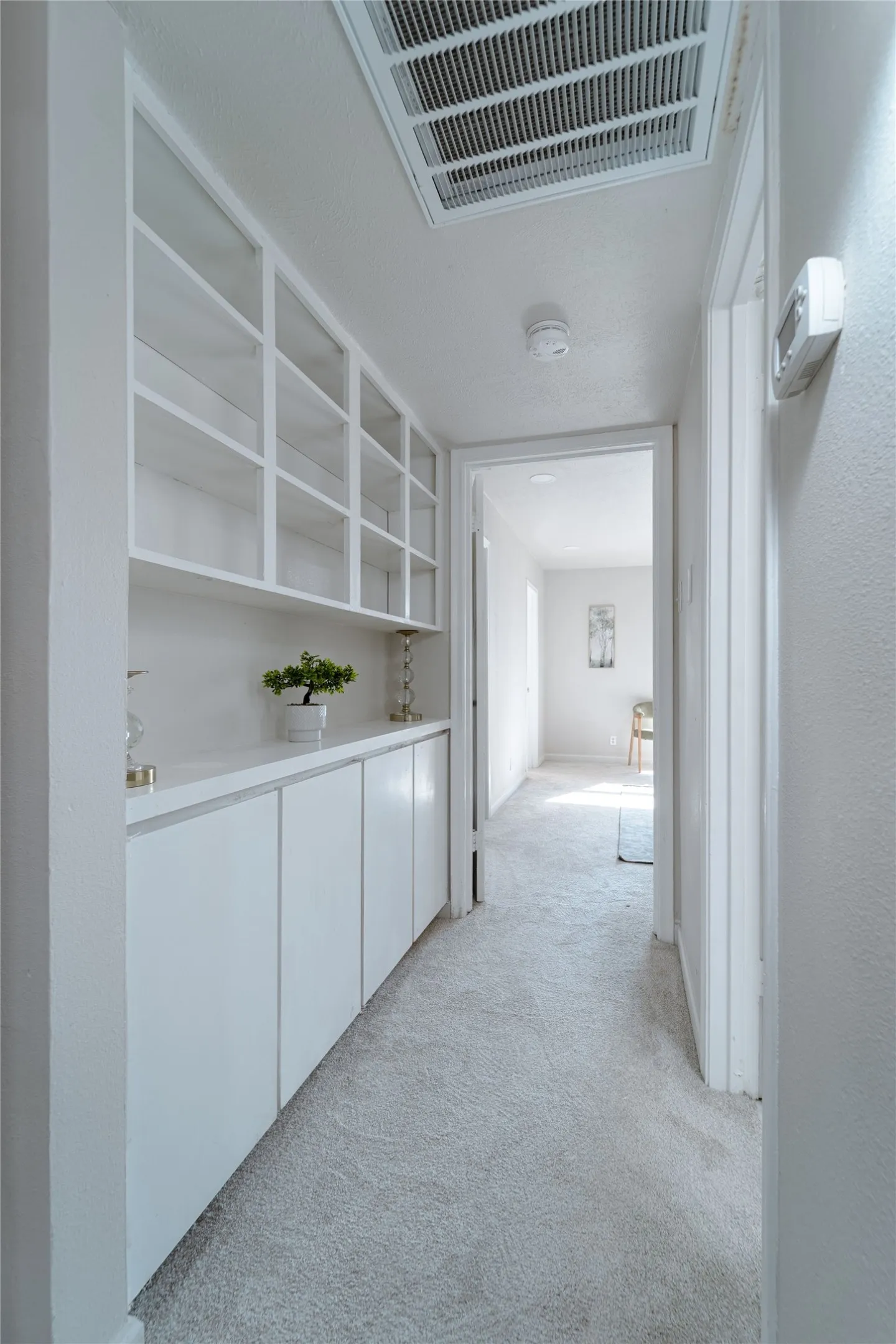 Condominium For Sale in Dallas County , 10017 Regal Park Lane 205, Dallas, Texas 75230, 2 Bedroom, 2 Bathroom, Garage spaces, 1,344 Sqft, built in 1964, mls#21386214, Real Estate Agent in Dallas, Homes For Sale in Dallas county, Homes For Sale in Dallas, Realtor in Dallas Texas, Real Estate Brokerage Independent Realty Texas, Luminita Cordes Realtor