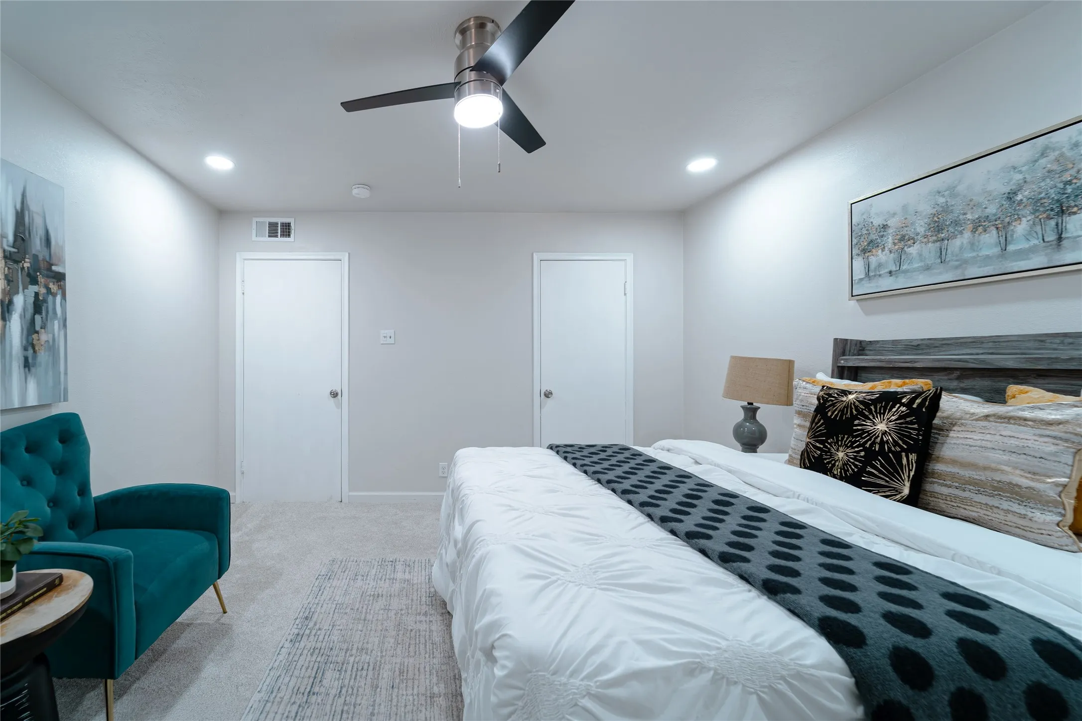 Condominium For Sale in Dallas County , 10017 Regal Park Lane 205, Dallas, Texas 75230, 2 Bedroom, 2 Bathroom, Garage spaces, 1,344 Sqft, built in 1964, mls#21386214, Real Estate Agent in Dallas, Homes For Sale in Dallas county, Homes For Sale in Dallas, Realtor in Dallas Texas, Real Estate Brokerage Independent Realty Texas, Luminita Cordes Realtor