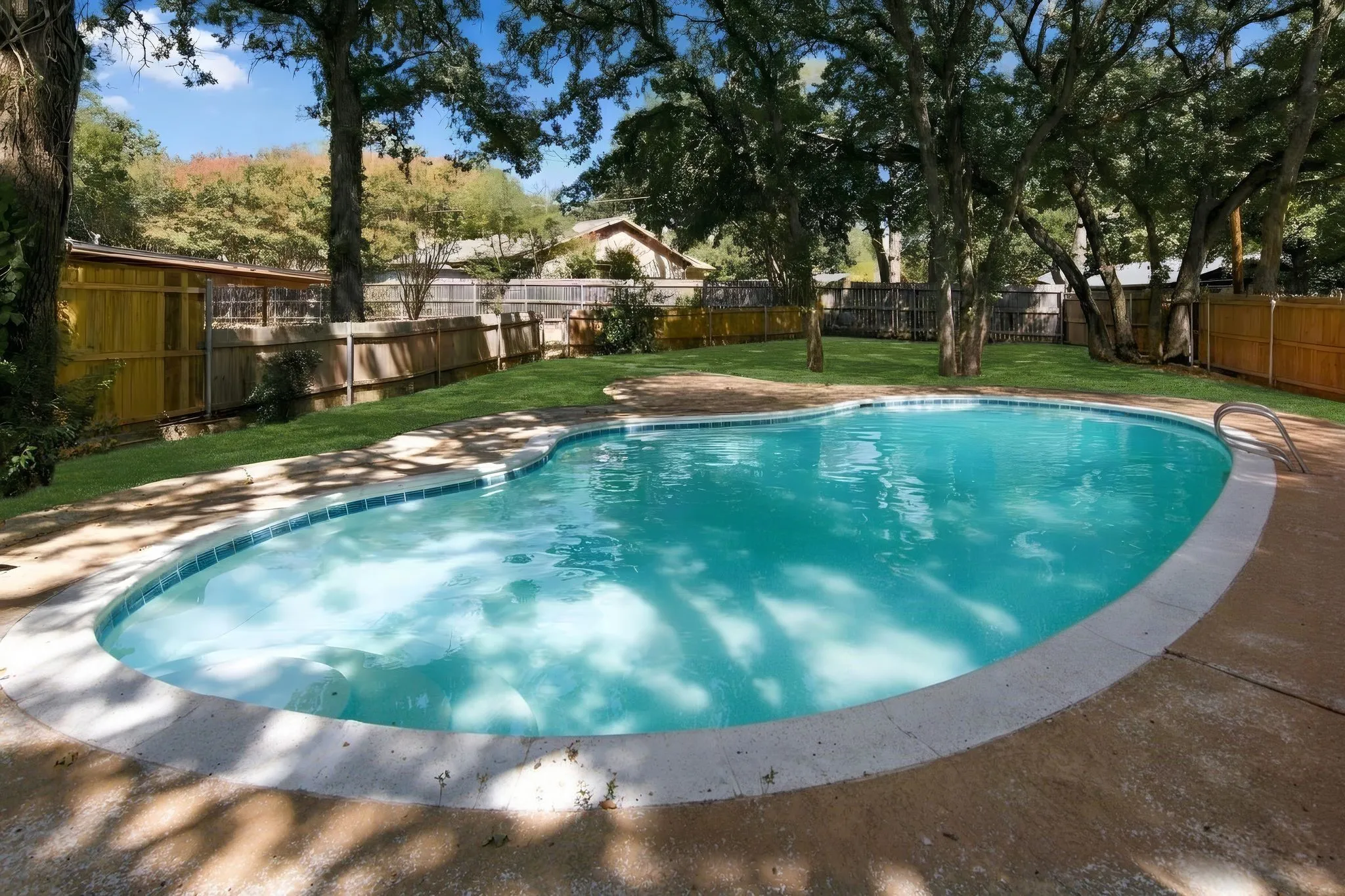 Single Family Residence For Sale in Tarrant County , 508 Oak Park Drive, Hurst, Texas 76053, 3 Bedroom, 3 Bathroom, Garage spaces, 2,168 Sqft, built in 1961, mls#21390750, Real Estate Agent in Hurst, Homes For Sale in Tarrant county, Homes For Sale in Hurst, Realtor in Hurst Texas, Real Estate Brokerage Independent Realty Texas, Luminita Cordes Realtor