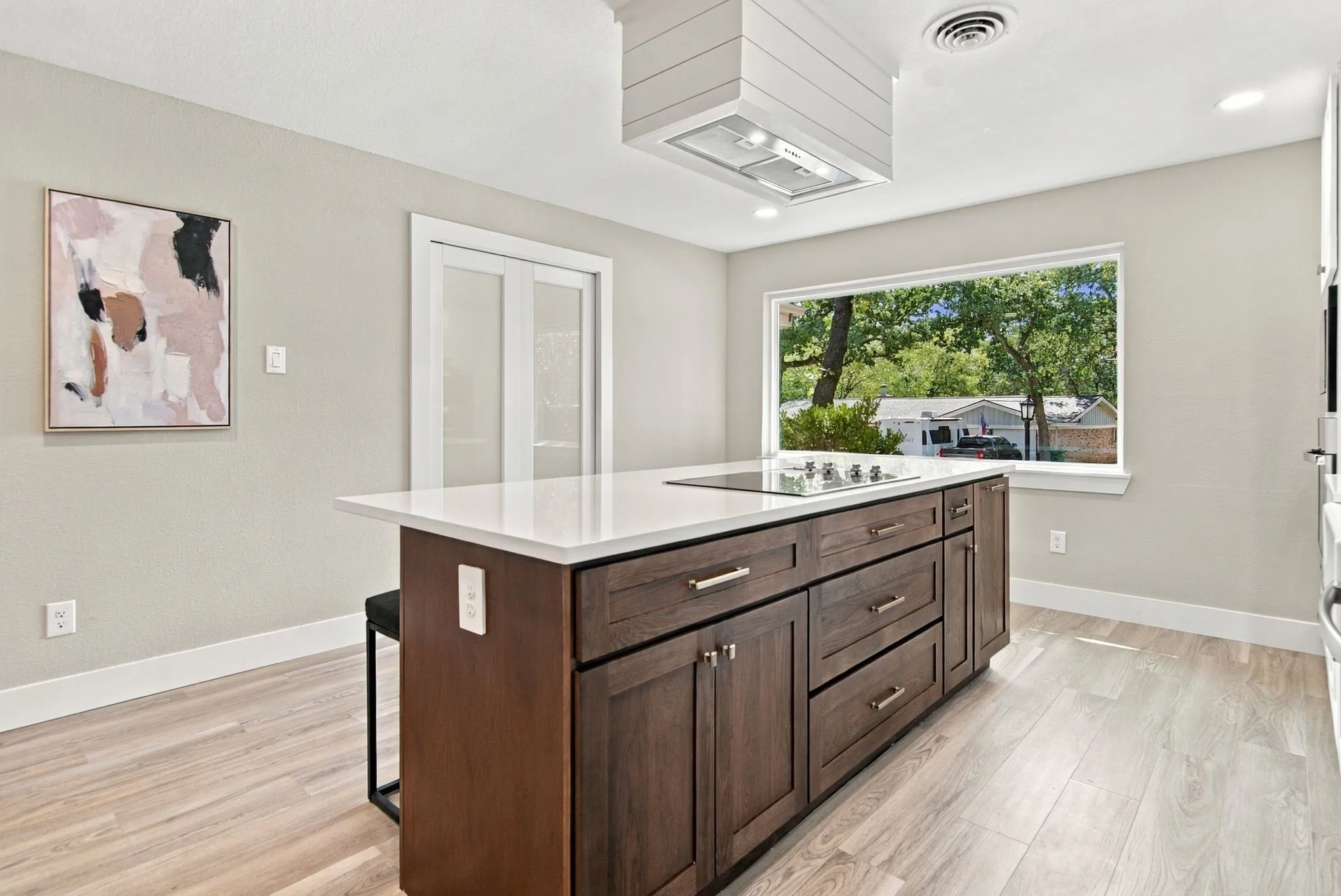 Single Family Residence For Sale in Tarrant County , 508 Oak Park Drive, Hurst, Texas 76053, 3 Bedroom, 3 Bathroom, Garage spaces, 2,168 Sqft, built in 1961, mls#21390750, Real Estate Agent in Hurst, Homes For Sale in Tarrant county, Homes For Sale in Hurst, Realtor in Hurst Texas, Real Estate Brokerage Independent Realty Texas, Luminita Cordes Realtor