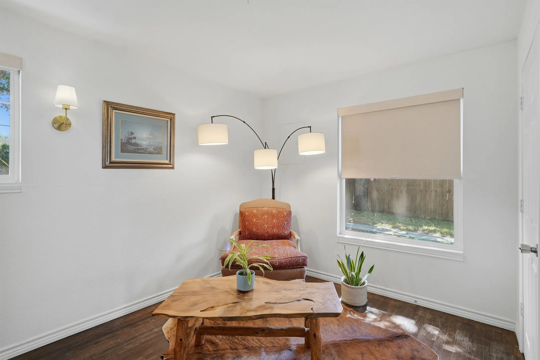 Single Family Residence For Sale in Tarrant County , 712 Thersa Drive, River Oaks, Texas 76114, 3 Bedroom, 2 Bathroom, 1 Garage spaces, 1,502 Sqft, built in 1951, mls#21393096, Real Estate Agent in River Oaks, Homes For Sale in Tarrant county, Homes For Sale in River Oaks, Realtor in River Oaks Texas, Real Estate Brokerage Independent Realty Texas, Luminita Cordes Realtor