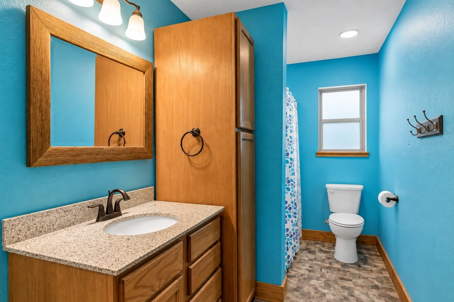 Single Family Residence For Sale in Grayson County , 1111 Riley Road, Whitesboro, Texas 76273, 5 Bedroom, 3 Bathroom, Garage spaces, 3,102 Sqft, built in 1983, mls#21392362, Real Estate Agent in Whitesboro, Homes For Sale in Grayson county, Homes For Sale in Whitesboro, Realtor in Whitesboro Texas, Real Estate Brokerage Independent Realty Texas, Luminita Cordes Realtor