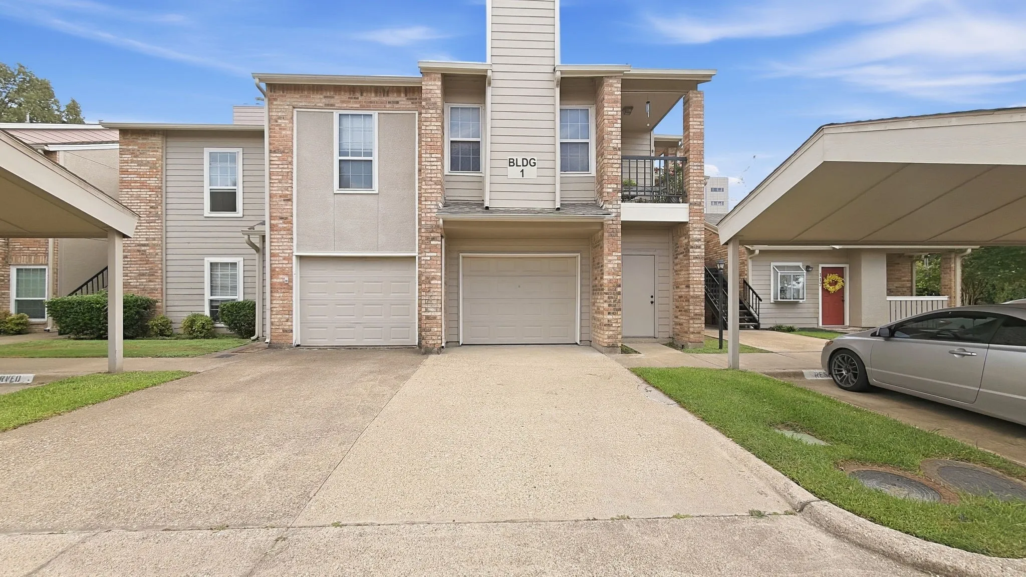 Condominium For Sale in Collin County , 1700 Amelia Court 126, Plano, Texas 75075, 2 Bedroom, 2 Bathroom, 1 Garage spaces, 939 Sqft, built in 1984, mls#21392983, Real Estate Agent in Plano, Homes For Sale in Collin county, Homes For Sale in Plano, Realtor in Plano Texas, Real Estate Brokerage Independent Realty Texas, Luminita Cordes Realtor