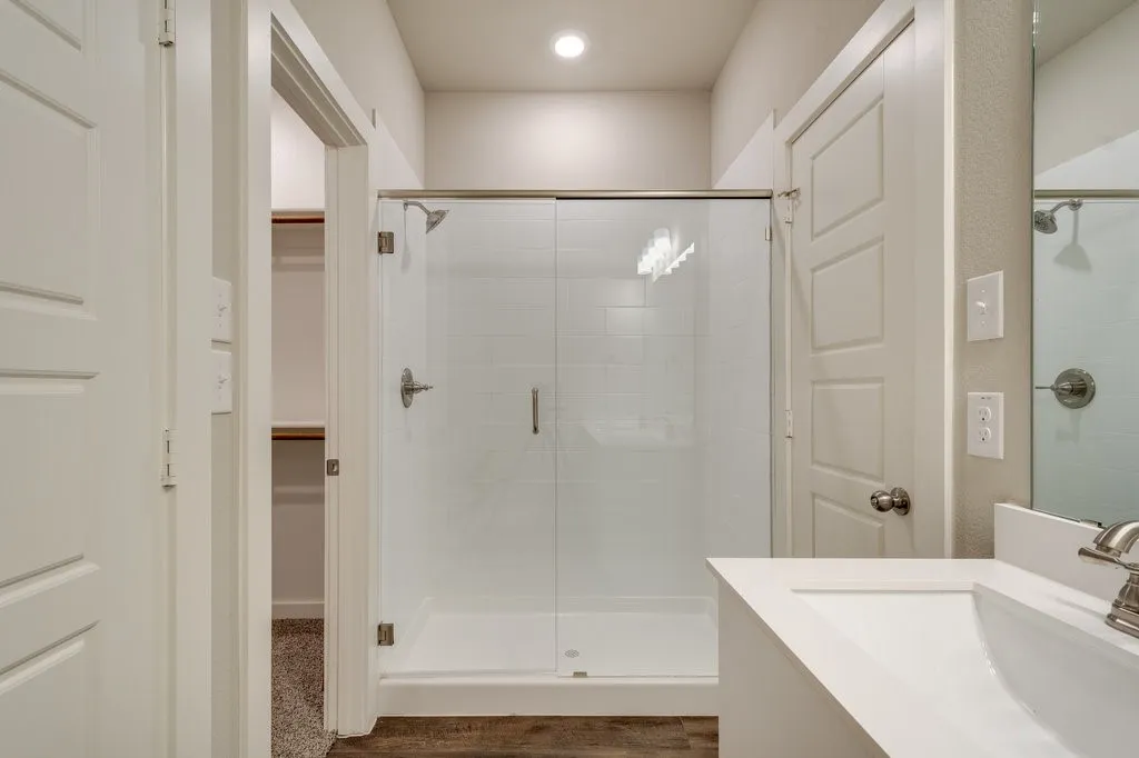 Apartment For Rent in Ellis County , 604 Fallow Drive, Venus, Texas 76084, 3 Bedroom, 2 Bathroom, 1 Garage spaces, 1,347 Sqft, built in 2022, mls#21393108, Real Estate Agent in Venus, Homes For Rent in Ellis county, Homes For Rent in Venus, Realtor in Venus Texas, Real Estate Brokerage Independent Realty Texas, Luminita Cordes Realtor