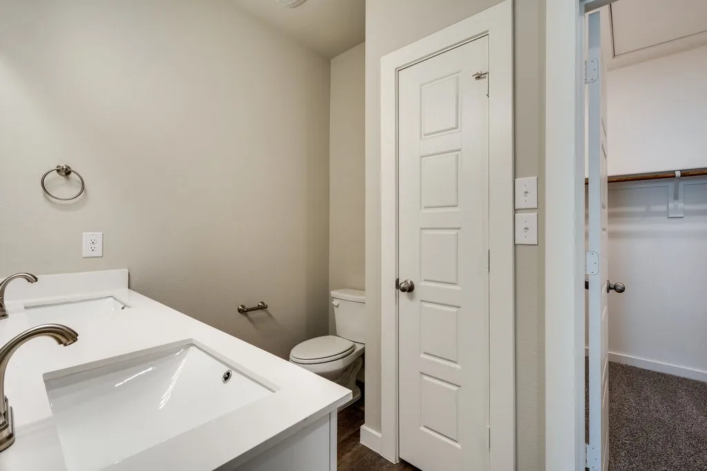 Apartment For Rent in Ellis County , 604 Fallow Drive, Venus, Texas 76084, 3 Bedroom, 2 Bathroom, 1 Garage spaces, 1,347 Sqft, built in 2022, mls#21393108, Real Estate Agent in Venus, Homes For Rent in Ellis county, Homes For Rent in Venus, Realtor in Venus Texas, Real Estate Brokerage Independent Realty Texas, Luminita Cordes Realtor