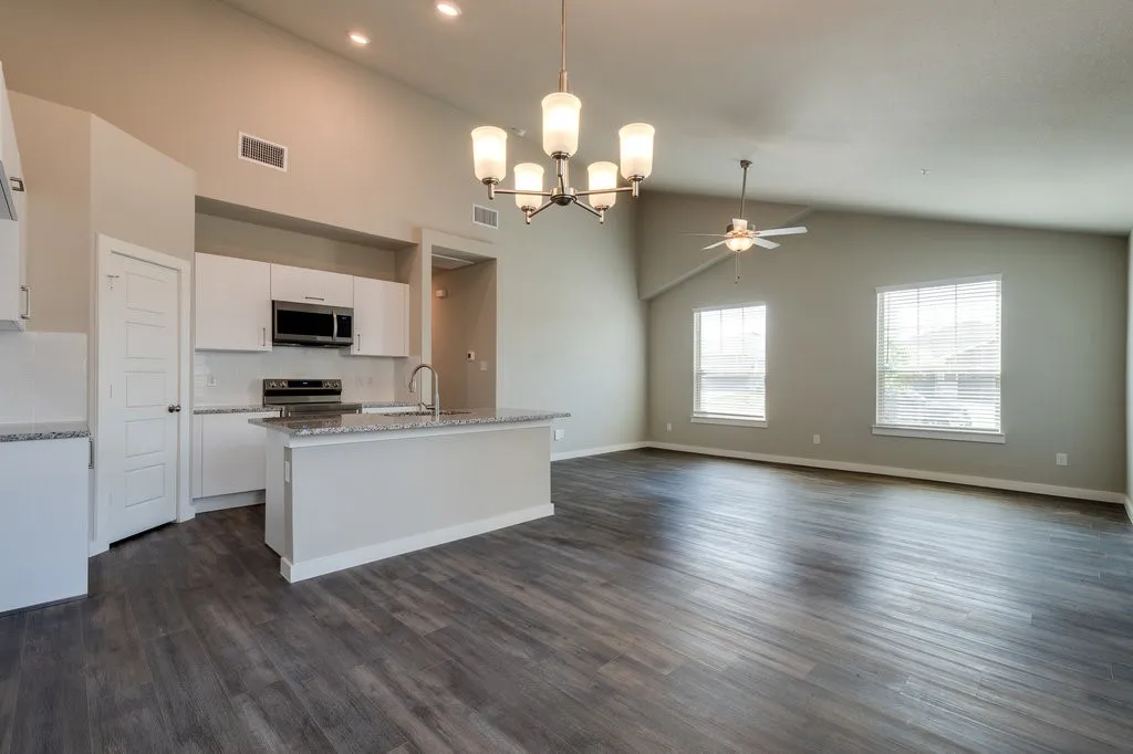 Apartment For Rent in Ellis County , 604 Fallow Drive, Venus, Texas 76084, 3 Bedroom, 2 Bathroom, 1 Garage spaces, 1,347 Sqft, built in 2022, mls#21393108, Real Estate Agent in Venus, Homes For Rent in Ellis county, Homes For Rent in Venus, Realtor in Venus Texas, Real Estate Brokerage Independent Realty Texas, Luminita Cordes Realtor
