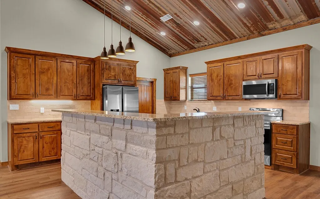 Single Family Residence For Sale in Mc Lennan County , 2207 Talbert Ranch Road, China Spring, Texas 76633, 3 Bedroom, 2 Bathroom, 6 Garage spaces, 1,980 Sqft, built in 2020, mls#21390117, Real Estate Agent in China Spring, Homes For Sale in Mc Lennan county, Homes For Sale in China Spring, Realtor in China Spring Texas, Real Estate Brokerage Independent Realty Texas, Luminita Cordes Realtor