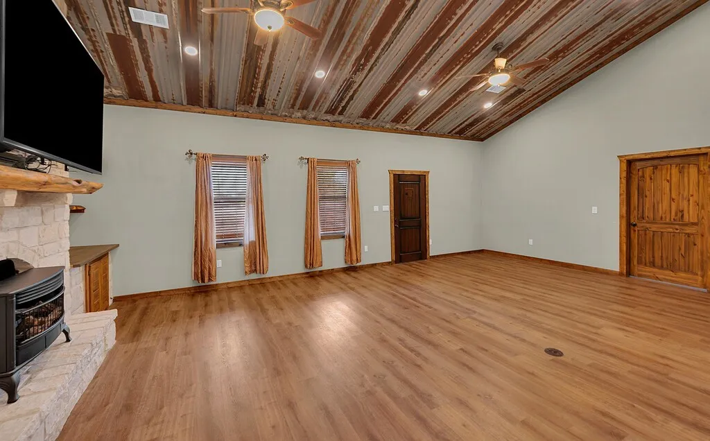 Single Family Residence For Sale in Mc Lennan County , 2207 Talbert Ranch Road, China Spring, Texas 76633, 3 Bedroom, 2 Bathroom, 6 Garage spaces, 1,980 Sqft, built in 2020, mls#21390117, Real Estate Agent in China Spring, Homes For Sale in Mc Lennan county, Homes For Sale in China Spring, Realtor in China Spring Texas, Real Estate Brokerage Independent Realty Texas, Luminita Cordes Realtor