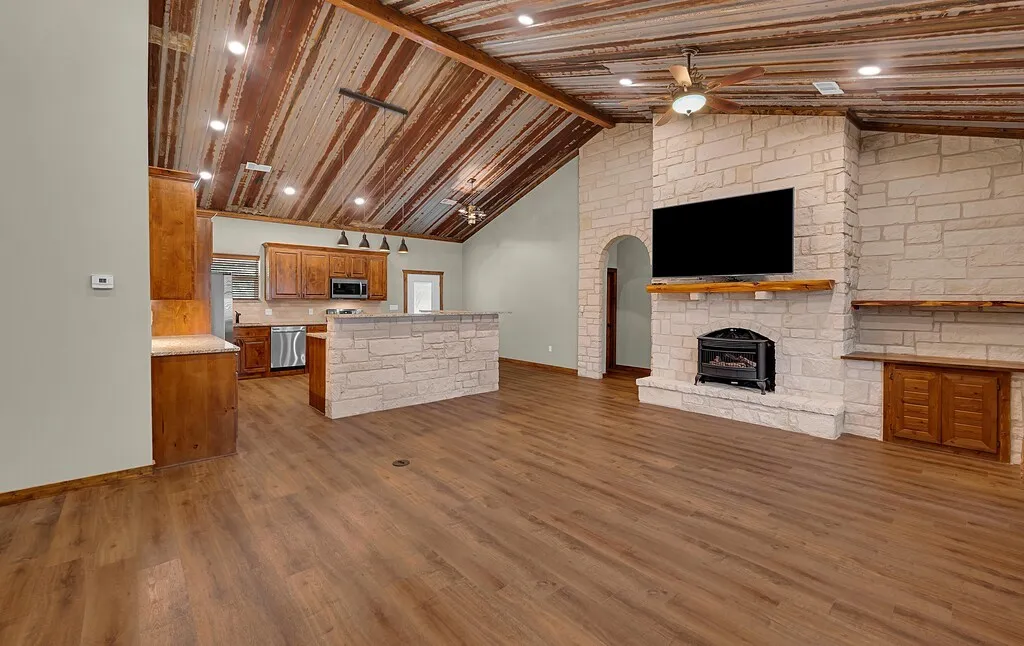 Single Family Residence For Sale in Mc Lennan County , 2207 Talbert Ranch Road, China Spring, Texas 76633, 3 Bedroom, 2 Bathroom, 6 Garage spaces, 1,980 Sqft, built in 2020, mls#21390117, Real Estate Agent in China Spring, Homes For Sale in Mc Lennan county, Homes For Sale in China Spring, Realtor in China Spring Texas, Real Estate Brokerage Independent Realty Texas, Luminita Cordes Realtor