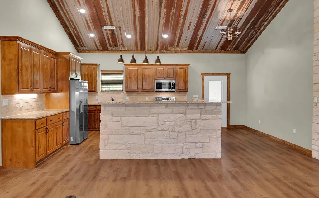 Single Family Residence For Sale in Mc Lennan County , 2207 Talbert Ranch Road, China Spring, Texas 76633, 3 Bedroom, 2 Bathroom, 6 Garage spaces, 1,980 Sqft, built in 2020, mls#21390117, Real Estate Agent in China Spring, Homes For Sale in Mc Lennan county, Homes For Sale in China Spring, Realtor in China Spring Texas, Real Estate Brokerage Independent Realty Texas, Luminita Cordes Realtor