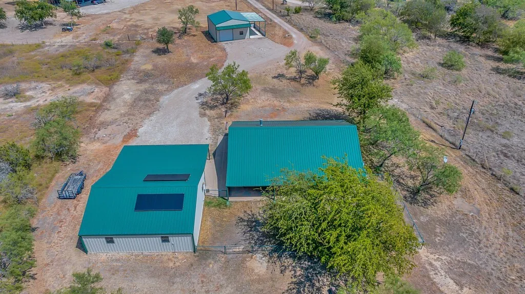 Single Family Residence For Sale in Mc Lennan County , 2207 Talbert Ranch Road, China Spring, Texas 76633, 3 Bedroom, 2 Bathroom, 6 Garage spaces, 1,980 Sqft, built in 2020, mls#21390117, Real Estate Agent in China Spring, Homes For Sale in Mc Lennan county, Homes For Sale in China Spring, Realtor in China Spring Texas, Real Estate Brokerage Independent Realty Texas, Luminita Cordes Realtor