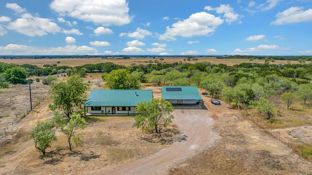 Single Family Residence For Sale in Mc Lennan County , 2207 Talbert Ranch Road, China Spring, Texas 76633, 3 Bedroom, 2 Bathroom, 6 Garage spaces, 1,980 Sqft, built in 2020, mls#21390117, Real Estate Agent in China Spring, Homes For Sale in Mc Lennan county, Homes For Sale in China Spring, Realtor in China Spring Texas, Real Estate Brokerage Independent Realty Texas, Luminita Cordes Realtor
