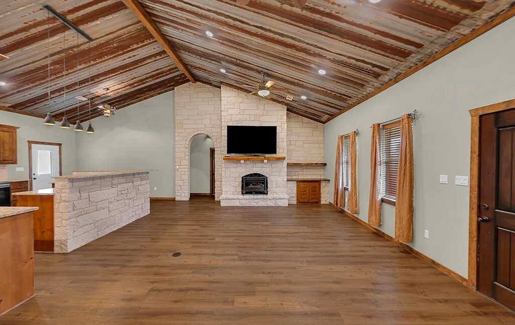 Single Family Residence For Sale in Mc Lennan County , 2207 Talbert Ranch Road, China Spring, Texas 76633, 3 Bedroom, 2 Bathroom, 6 Garage spaces, 1,980 Sqft, built in 2020, mls#21390117, Real Estate Agent in China Spring, Homes For Sale in Mc Lennan county, Homes For Sale in China Spring, Realtor in China Spring Texas, Real Estate Brokerage Independent Realty Texas, Luminita Cordes Realtor