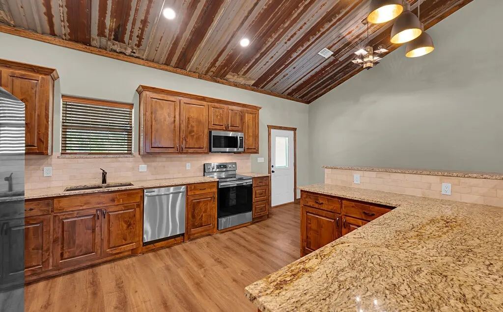 Single Family Residence For Sale in Mc Lennan County , 2207 Talbert Ranch Road, China Spring, Texas 76633, 3 Bedroom, 2 Bathroom, 6 Garage spaces, 1,980 Sqft, built in 2020, mls#21390117, Real Estate Agent in China Spring, Homes For Sale in Mc Lennan county, Homes For Sale in China Spring, Realtor in China Spring Texas, Real Estate Brokerage Independent Realty Texas, Luminita Cordes Realtor