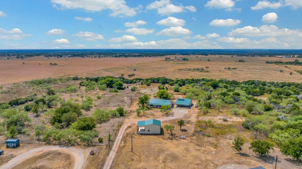 Single Family Residence For Sale in Mc Lennan County , 2207 Talbert Ranch Road, China Spring, Texas 76633, 3 Bedroom, 2 Bathroom, 6 Garage spaces, 1,980 Sqft, built in 2020, mls#21390117, Real Estate Agent in China Spring, Homes For Sale in Mc Lennan county, Homes For Sale in China Spring, Realtor in China Spring Texas, Real Estate Brokerage Independent Realty Texas, Luminita Cordes Realtor
