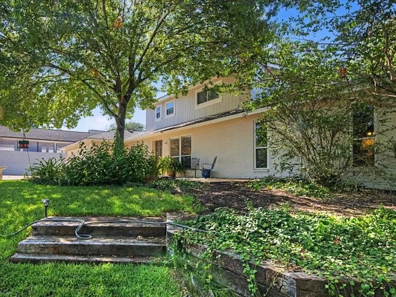 Single Family Residence For Sale in Tarrant County , 7816 Fairwood Court, Fort Worth, Texas 76179, 4 Bedroom, 4 Bathroom, 2 Garage spaces, 2,705 Sqft, built in 1974, mls#21385876, Real Estate Agent in Fort Worth, Homes For Sale in Tarrant county, Homes For Sale in Fort Worth, Realtor in Fort Worth Texas, Real Estate Brokerage Independent Realty Texas, Luminita Cordes Realtor