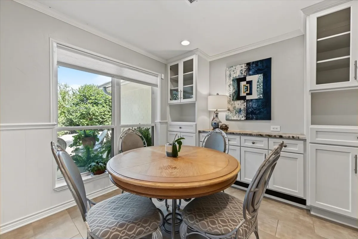 Single Family Residence For Sale in Tarrant County , 7816 Fairwood Court, Fort Worth, Texas 76179, 4 Bedroom, 4 Bathroom, 2 Garage spaces, 2,705 Sqft, built in 1974, mls#21385876, Real Estate Agent in Fort Worth, Homes For Sale in Tarrant county, Homes For Sale in Fort Worth, Realtor in Fort Worth Texas, Real Estate Brokerage Independent Realty Texas, Luminita Cordes Realtor