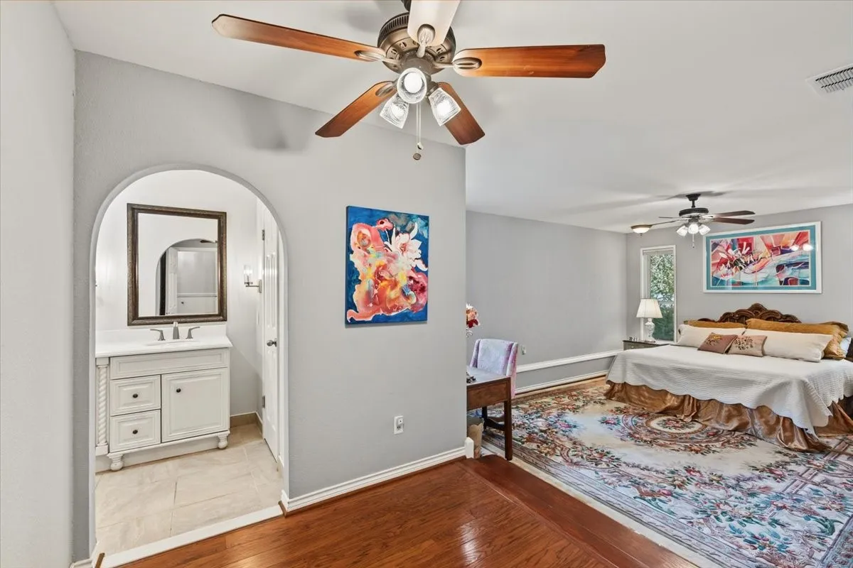Single Family Residence For Sale in Tarrant County , 7816 Fairwood Court, Fort Worth, Texas 76179, 4 Bedroom, 4 Bathroom, 2 Garage spaces, 2,705 Sqft, built in 1974, mls#21385876, Real Estate Agent in Fort Worth, Homes For Sale in Tarrant county, Homes For Sale in Fort Worth, Realtor in Fort Worth Texas, Real Estate Brokerage Independent Realty Texas, Luminita Cordes Realtor
