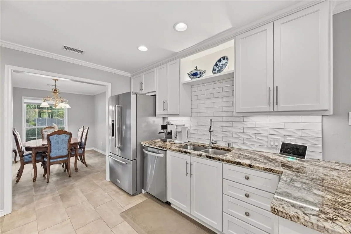 Single Family Residence For Sale in Tarrant County , 7816 Fairwood Court, Fort Worth, Texas 76179, 4 Bedroom, 4 Bathroom, 2 Garage spaces, 2,705 Sqft, built in 1974, mls#21385876, Real Estate Agent in Fort Worth, Homes For Sale in Tarrant county, Homes For Sale in Fort Worth, Realtor in Fort Worth Texas, Real Estate Brokerage Independent Realty Texas, Luminita Cordes Realtor