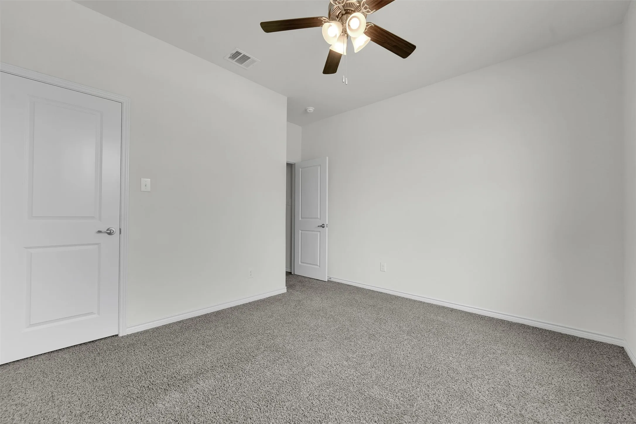 Single Family Residence For Rent in Denton County , 3303 Brady Starr Drive, Aubrey, Texas 76227, 4 Bedroom, 2 Bathroom, 2 Garage spaces, 1,850 Sqft, built in 2022, mls#21392108, Real Estate Agent in Aubrey, Homes For Rent in Denton county, Homes For Rent in Aubrey, Realtor in Aubrey Texas, Real Estate Brokerage Independent Realty Texas, Luminita Cordes Realtor