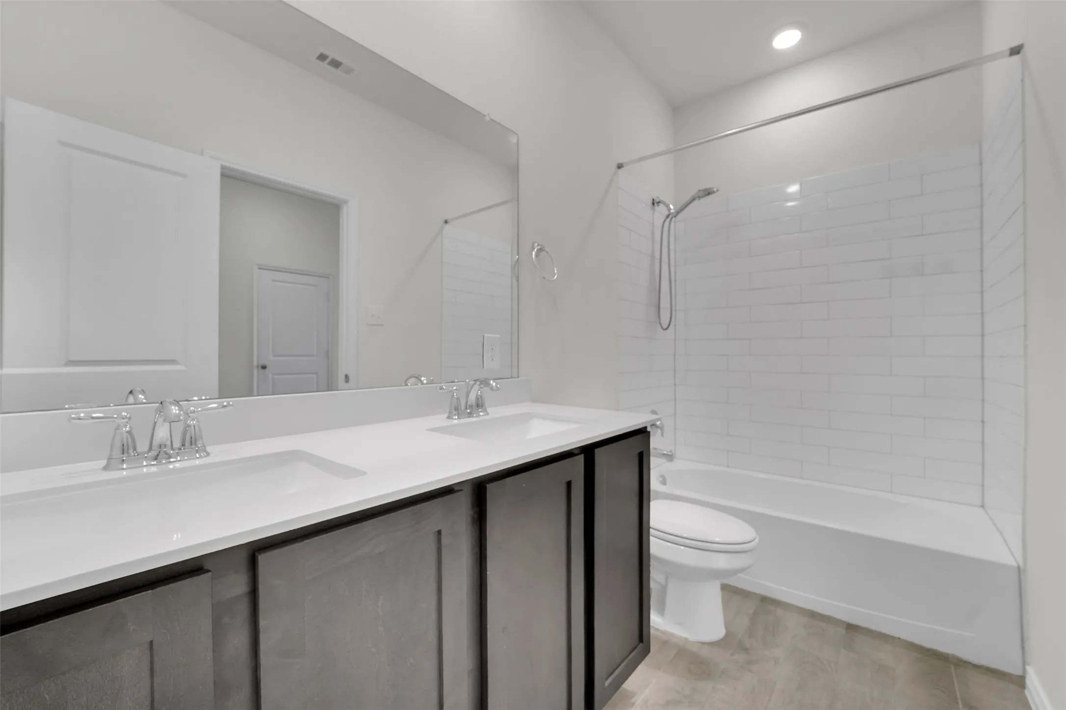 Single Family Residence For Rent in Denton County , 3303 Brady Starr Drive, Aubrey, Texas 76227, 4 Bedroom, 2 Bathroom, 2 Garage spaces, 1,850 Sqft, built in 2022, mls#21392108, Real Estate Agent in Aubrey, Homes For Rent in Denton county, Homes For Rent in Aubrey, Realtor in Aubrey Texas, Real Estate Brokerage Independent Realty Texas, Luminita Cordes Realtor