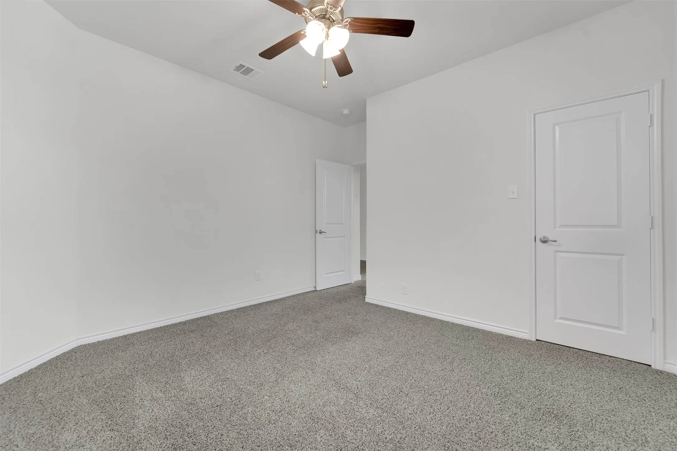 Single Family Residence For Rent in Denton County , 3303 Brady Starr Drive, Aubrey, Texas 76227, 4 Bedroom, 2 Bathroom, 2 Garage spaces, 1,850 Sqft, built in 2022, mls#21392108, Real Estate Agent in Aubrey, Homes For Rent in Denton county, Homes For Rent in Aubrey, Realtor in Aubrey Texas, Real Estate Brokerage Independent Realty Texas, Luminita Cordes Realtor