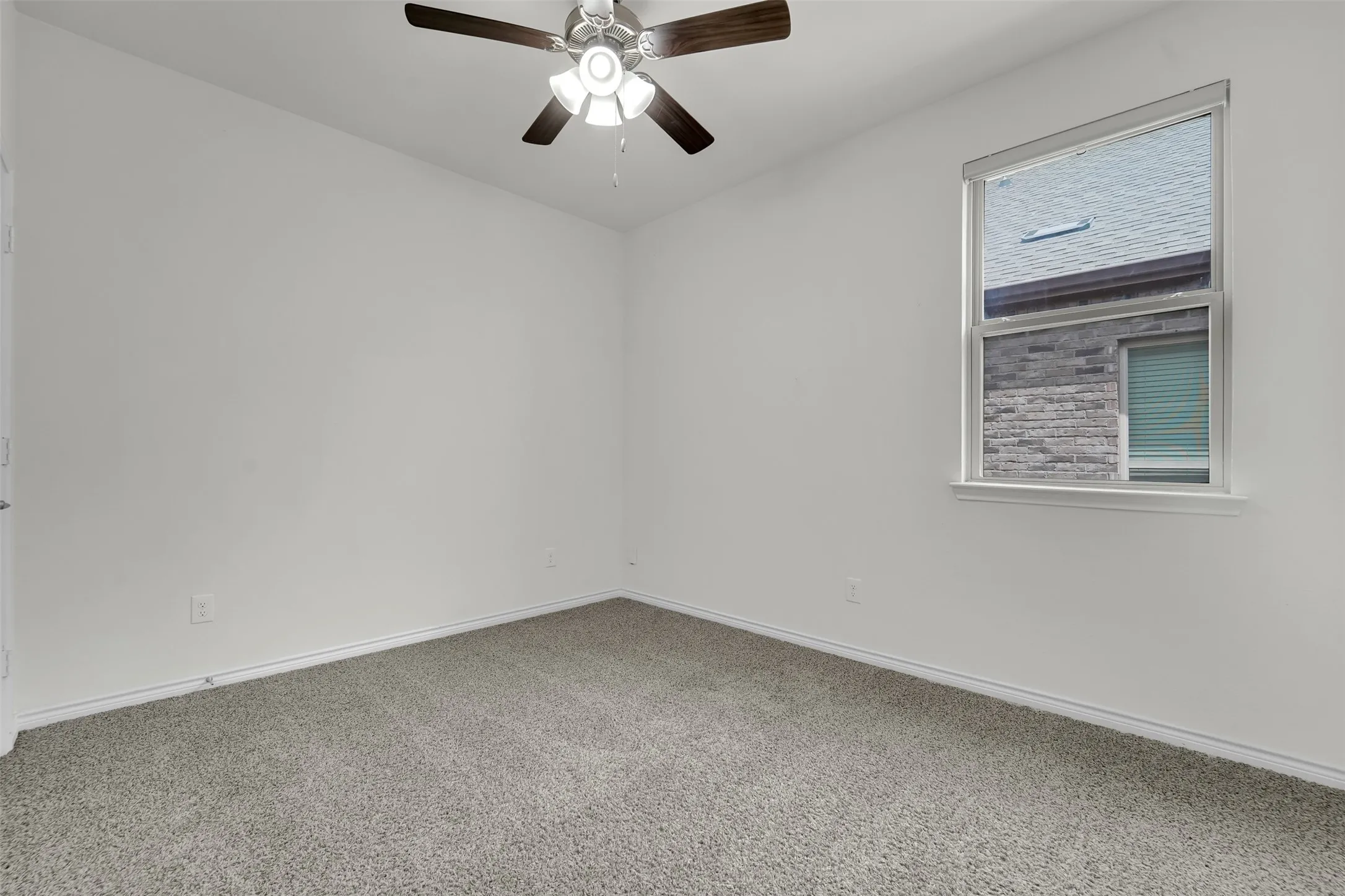 Single Family Residence For Rent in Denton County , 3303 Brady Starr Drive, Aubrey, Texas 76227, 4 Bedroom, 2 Bathroom, 2 Garage spaces, 1,850 Sqft, built in 2022, mls#21392108, Real Estate Agent in Aubrey, Homes For Rent in Denton county, Homes For Rent in Aubrey, Realtor in Aubrey Texas, Real Estate Brokerage Independent Realty Texas, Luminita Cordes Realtor