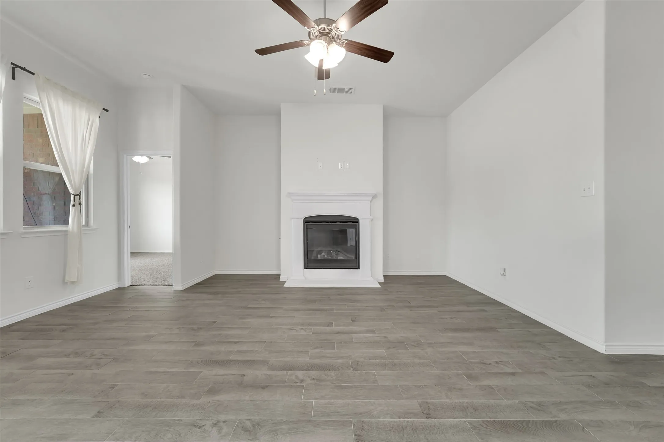Single Family Residence For Rent in Denton County , 3303 Brady Starr Drive, Aubrey, Texas 76227, 4 Bedroom, 2 Bathroom, 2 Garage spaces, 1,850 Sqft, built in 2022, mls#21392108, Real Estate Agent in Aubrey, Homes For Rent in Denton county, Homes For Rent in Aubrey, Realtor in Aubrey Texas, Real Estate Brokerage Independent Realty Texas, Luminita Cordes Realtor