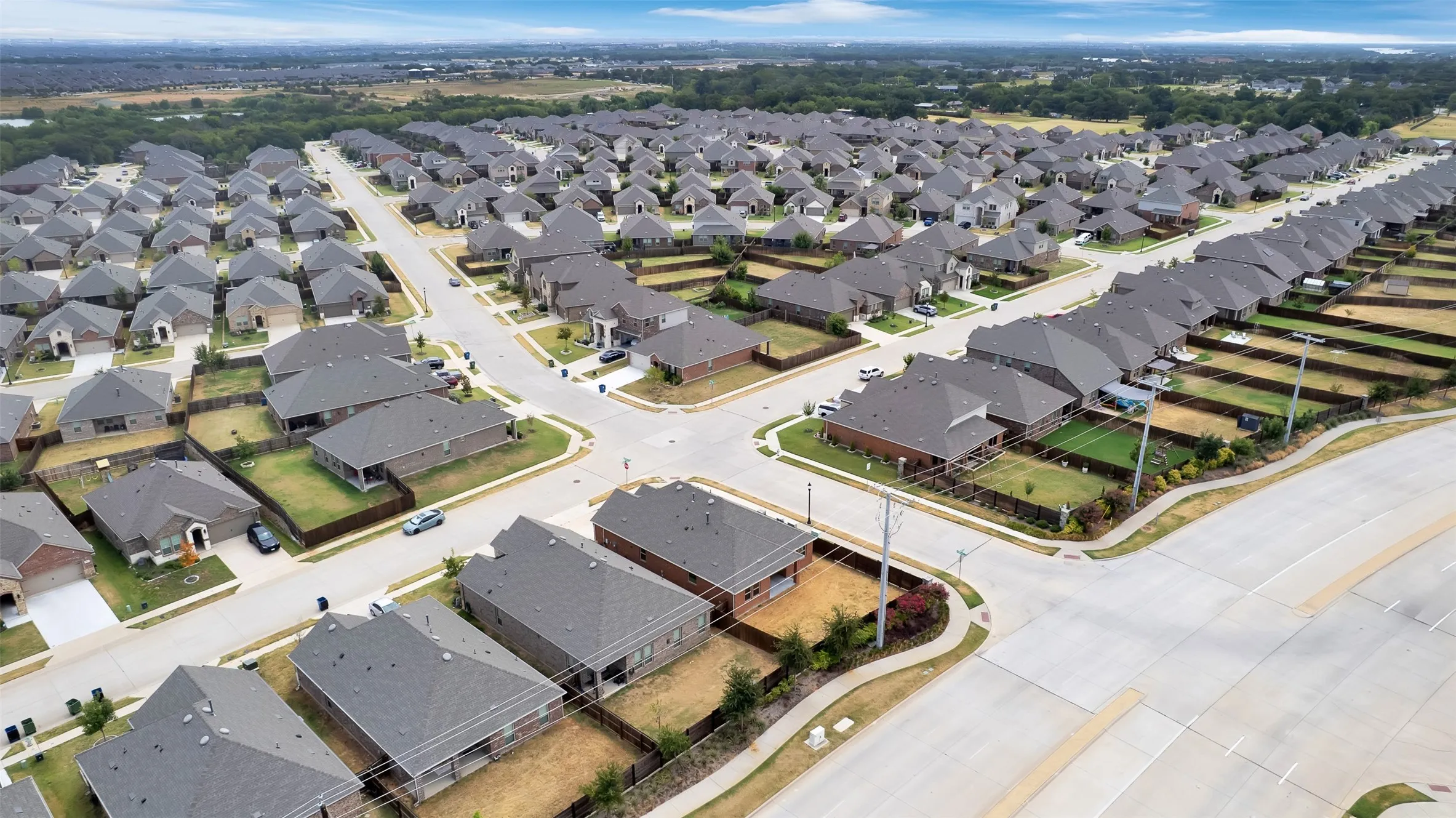 Single Family Residence For Rent in Denton County , 3303 Brady Starr Drive, Aubrey, Texas 76227, 4 Bedroom, 2 Bathroom, 2 Garage spaces, 1,850 Sqft, built in 2022, mls#21392108, Real Estate Agent in Aubrey, Homes For Rent in Denton county, Homes For Rent in Aubrey, Realtor in Aubrey Texas, Real Estate Brokerage Independent Realty Texas, Luminita Cordes Realtor