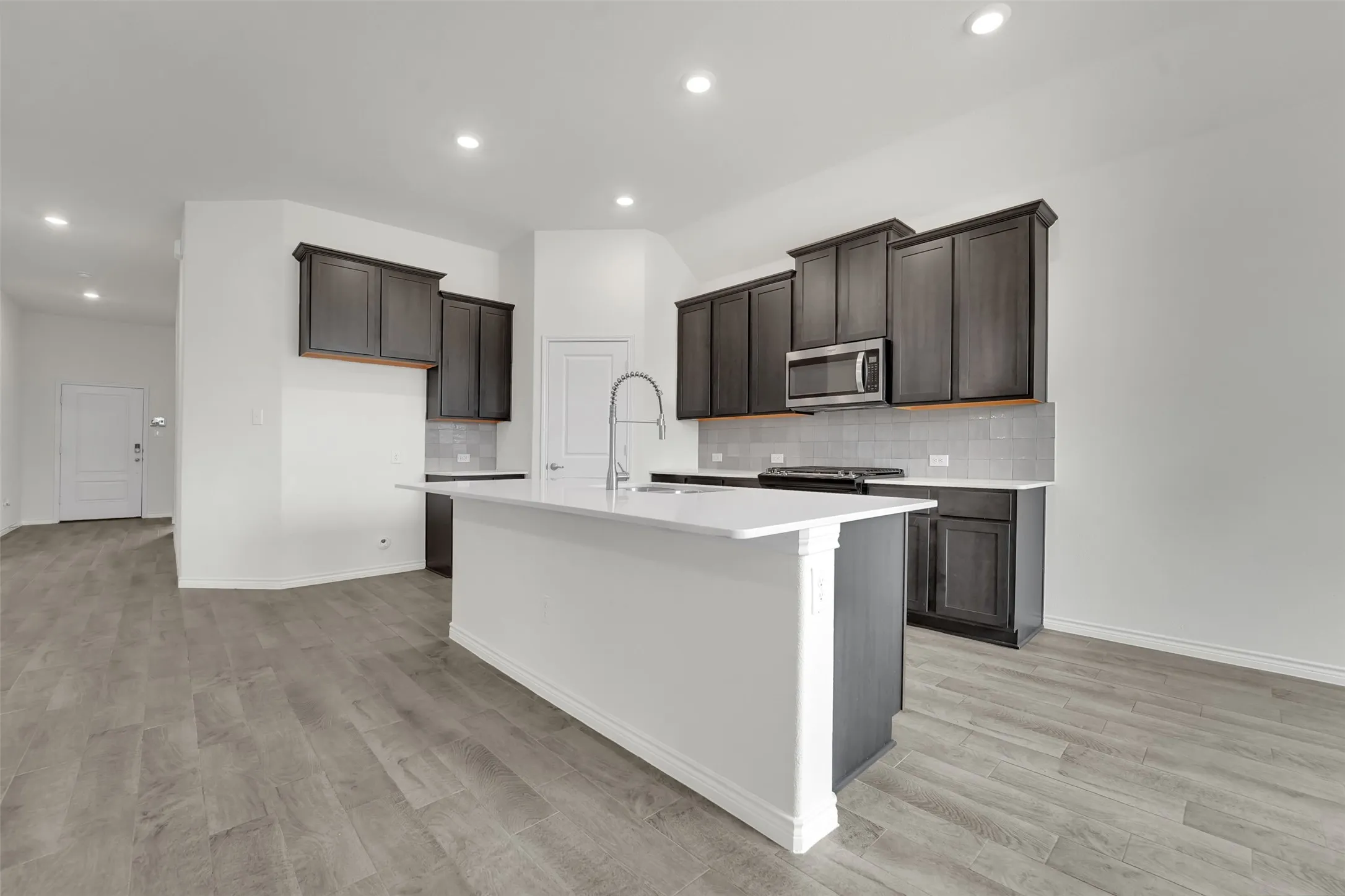 Single Family Residence For Rent in Denton County , 3303 Brady Starr Drive, Aubrey, Texas 76227, 4 Bedroom, 2 Bathroom, 2 Garage spaces, 1,850 Sqft, built in 2022, mls#21392108, Real Estate Agent in Aubrey, Homes For Rent in Denton county, Homes For Rent in Aubrey, Realtor in Aubrey Texas, Real Estate Brokerage Independent Realty Texas, Luminita Cordes Realtor