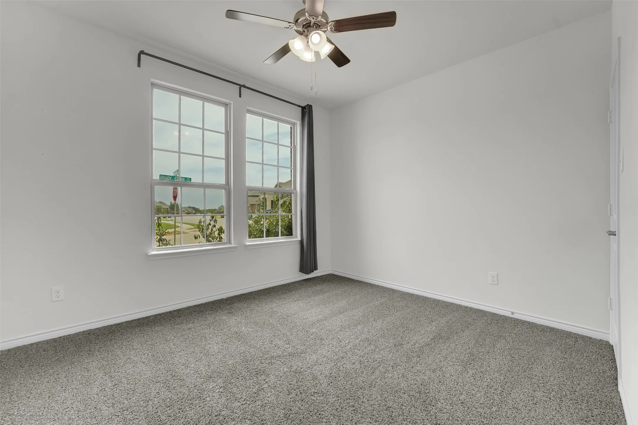 Single Family Residence For Rent in Denton County , 3303 Brady Starr Drive, Aubrey, Texas 76227, 4 Bedroom, 2 Bathroom, 2 Garage spaces, 1,850 Sqft, built in 2022, mls#21392108, Real Estate Agent in Aubrey, Homes For Rent in Denton county, Homes For Rent in Aubrey, Realtor in Aubrey Texas, Real Estate Brokerage Independent Realty Texas, Luminita Cordes Realtor