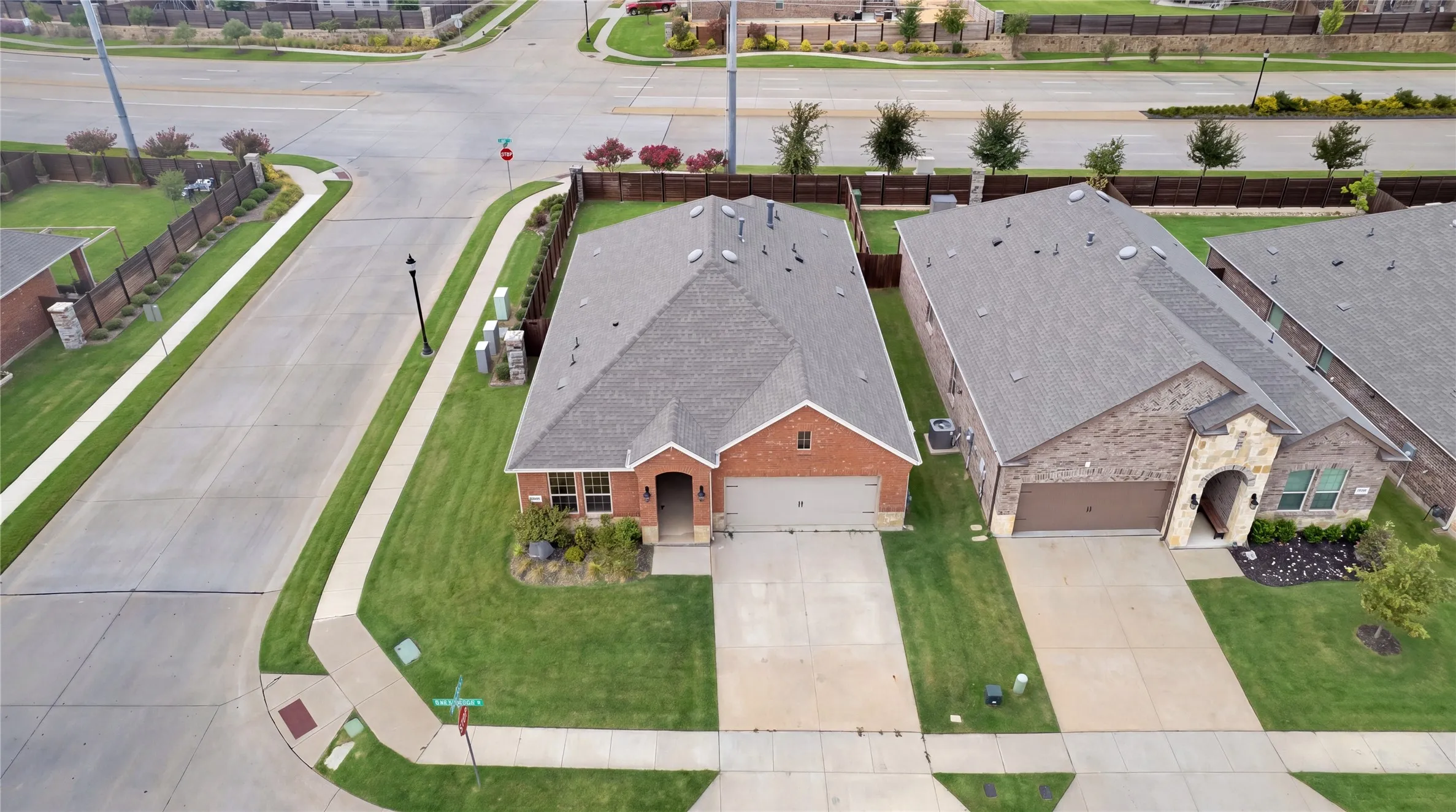 Single Family Residence For Rent in Denton County , 3303 Brady Starr Drive, Aubrey, Texas 76227, 4 Bedroom, 2 Bathroom, 2 Garage spaces, 1,850 Sqft, built in 2022, mls#21392108, Real Estate Agent in Aubrey, Homes For Rent in Denton county, Homes For Rent in Aubrey, Realtor in Aubrey Texas, Real Estate Brokerage Independent Realty Texas, Luminita Cordes Realtor