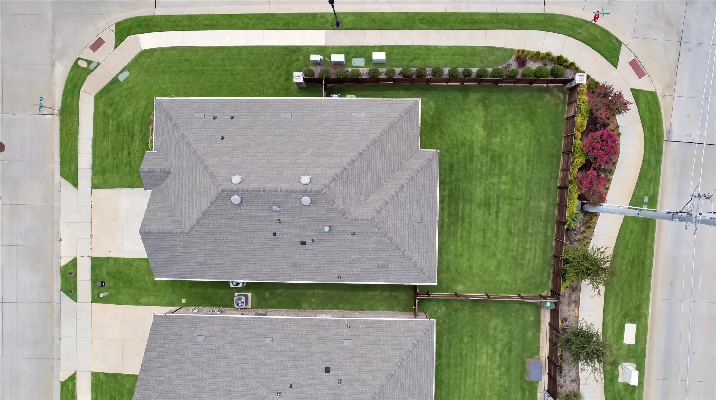 Single Family Residence For Rent in Denton County , 3303 Brady Starr Drive, Aubrey, Texas 76227, 4 Bedroom, 2 Bathroom, 2 Garage spaces, 1,850 Sqft, built in 2022, mls#21392108, Real Estate Agent in Aubrey, Homes For Rent in Denton county, Homes For Rent in Aubrey, Realtor in Aubrey Texas, Real Estate Brokerage Independent Realty Texas, Luminita Cordes Realtor