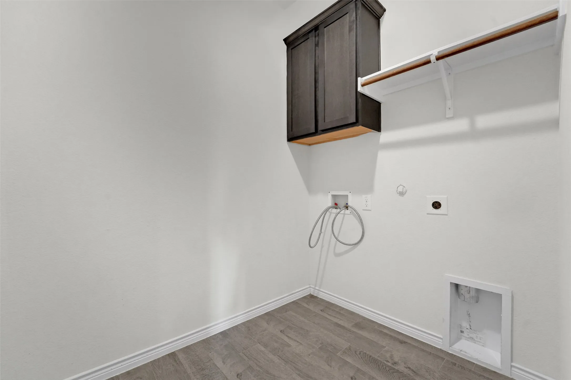 Single Family Residence For Rent in Denton County , 3303 Brady Starr Drive, Aubrey, Texas 76227, 4 Bedroom, 2 Bathroom, 2 Garage spaces, 1,850 Sqft, built in 2022, mls#21392108, Real Estate Agent in Aubrey, Homes For Rent in Denton county, Homes For Rent in Aubrey, Realtor in Aubrey Texas, Real Estate Brokerage Independent Realty Texas, Luminita Cordes Realtor