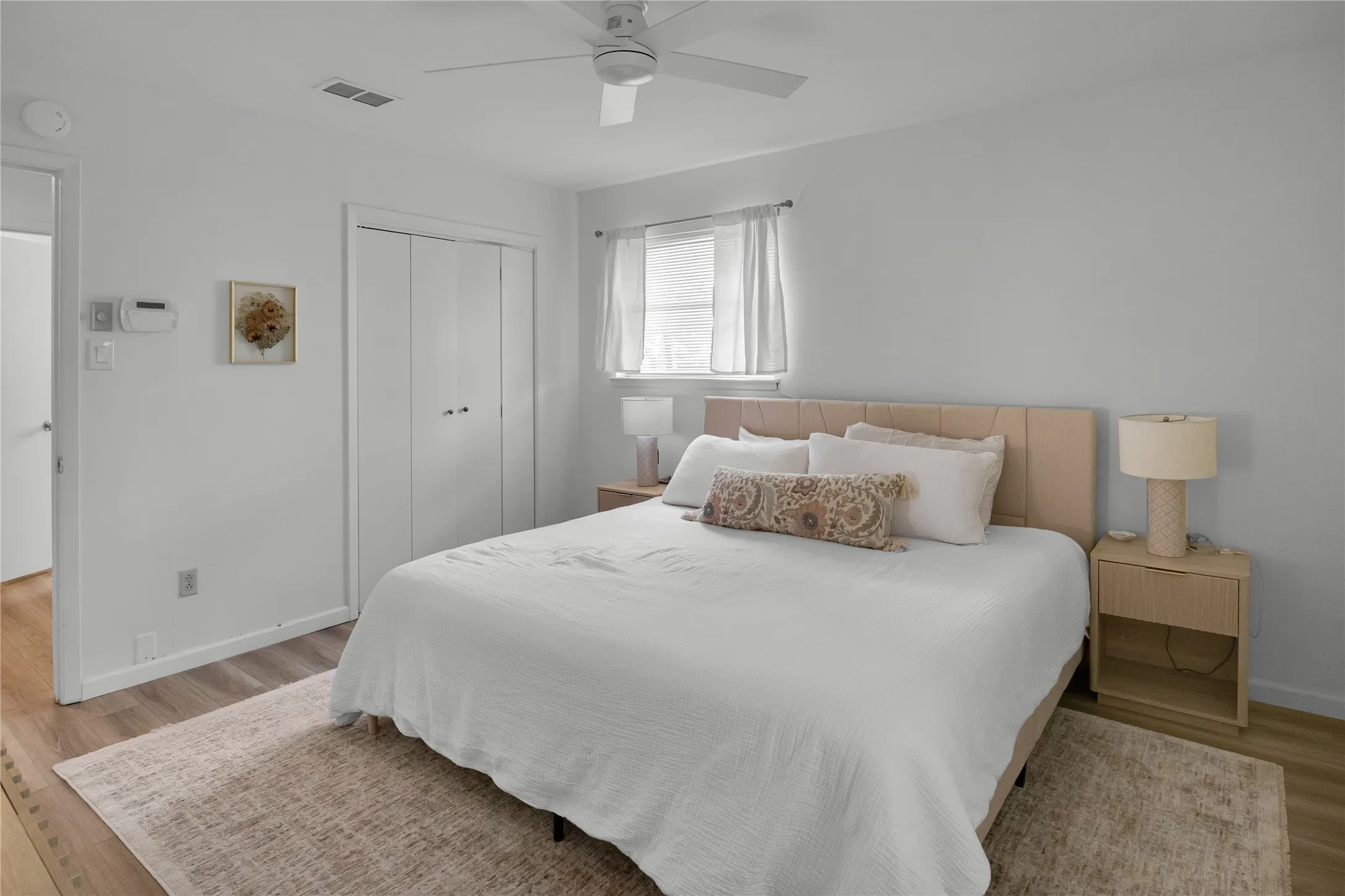 Single Family Residence For Sale in Tarrant County , 2712 Larkin Avenue, Fort Worth, Texas 76133, 3 Bedroom, 2 Bathroom, 2 Garage spaces, 1,616 Sqft, built in 1965, mls#21393121, Real Estate Agent in Fort Worth, Homes For Sale in Tarrant county, Homes For Sale in Fort Worth, Realtor in Fort Worth Texas, Real Estate Brokerage Independent Realty Texas, Luminita Cordes Realtor